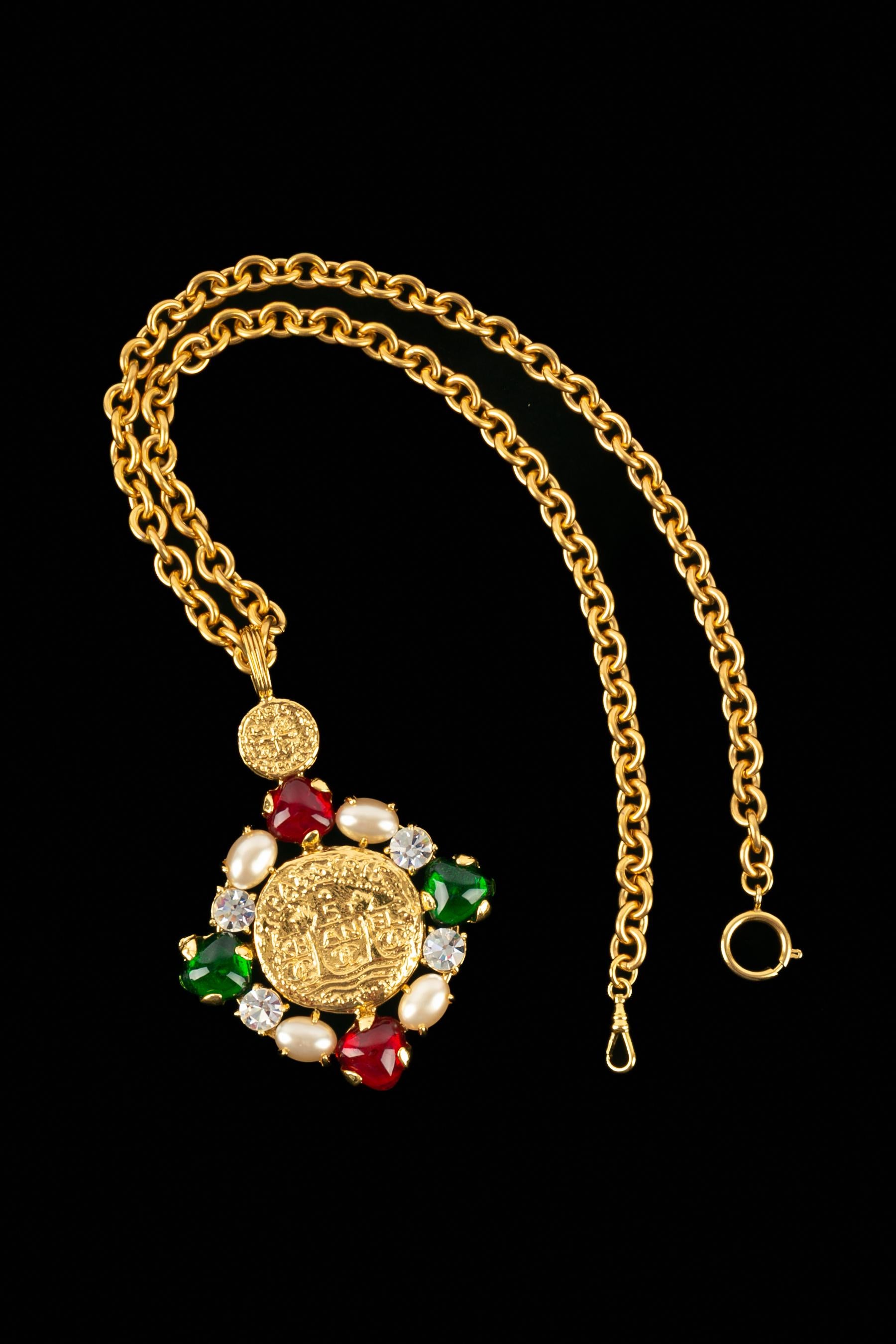 Collana con ciondolo Chanel 1993 In condizioni ottime in vendita a SAINT-OUEN-SUR-SEINE, FR