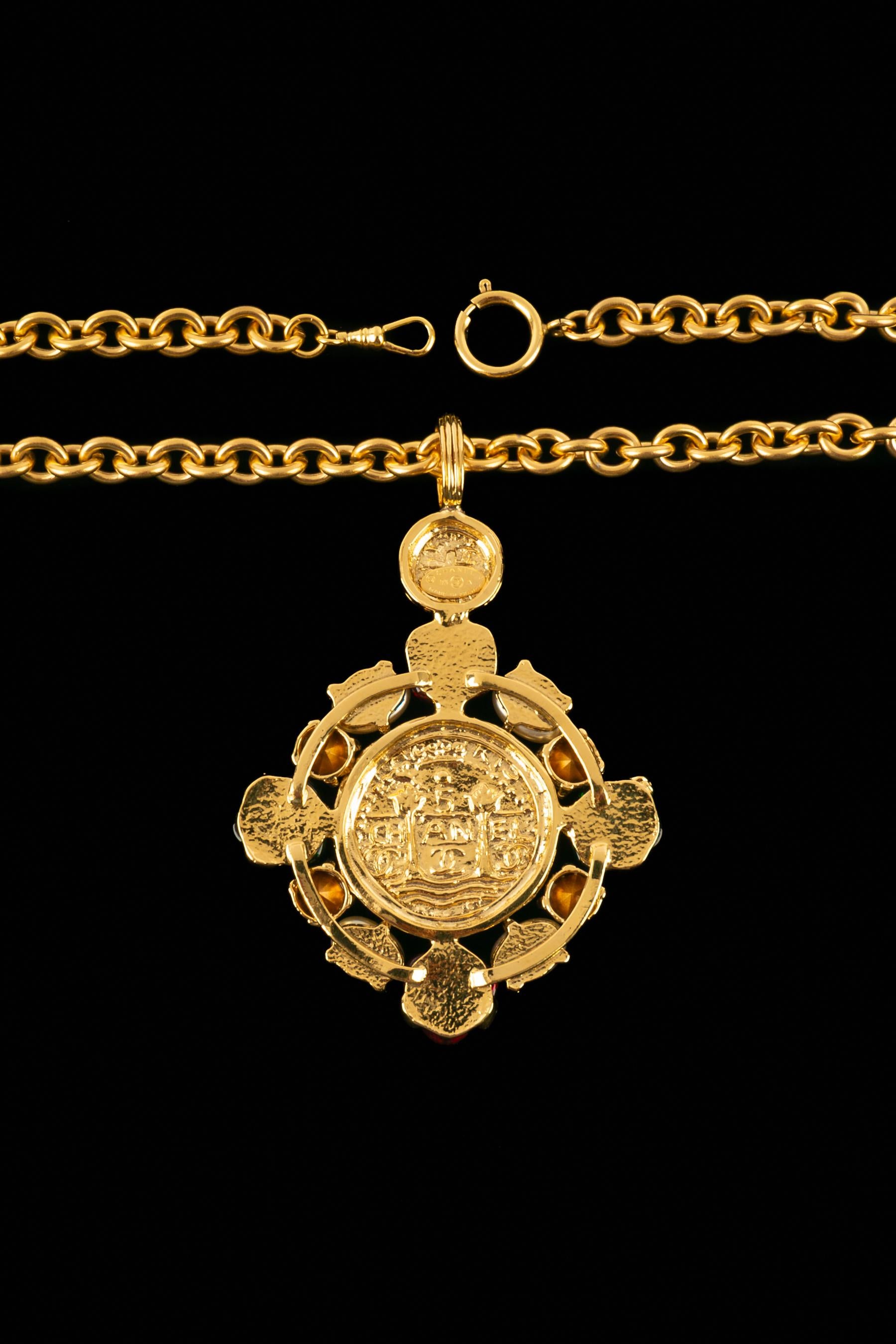 Collana con ciondolo Chanel 1993 in vendita 1