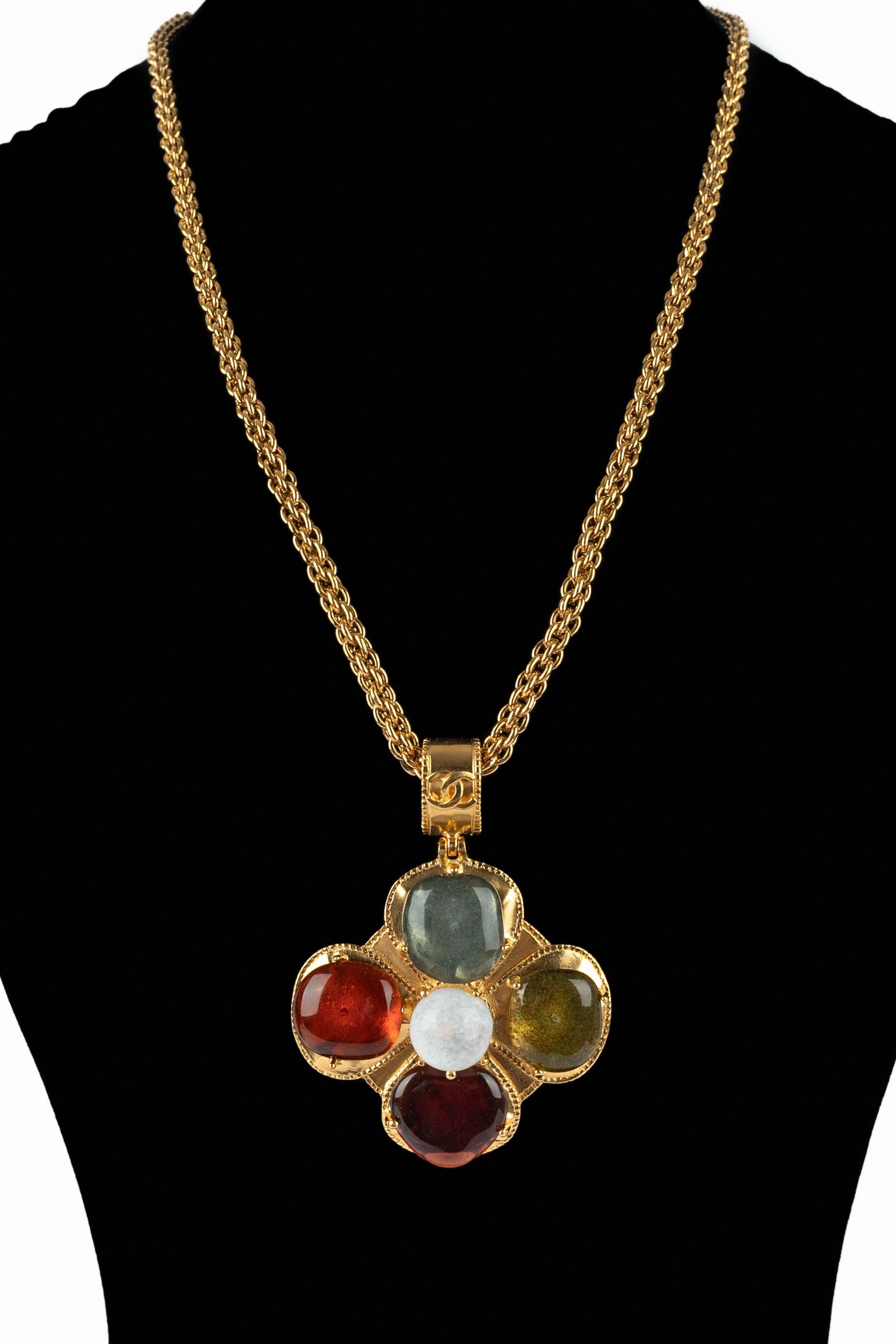 Collier à pendentif Chanel, 1997 Excellent état - En vente à SAINT-OUEN-SUR-SEINE, FR