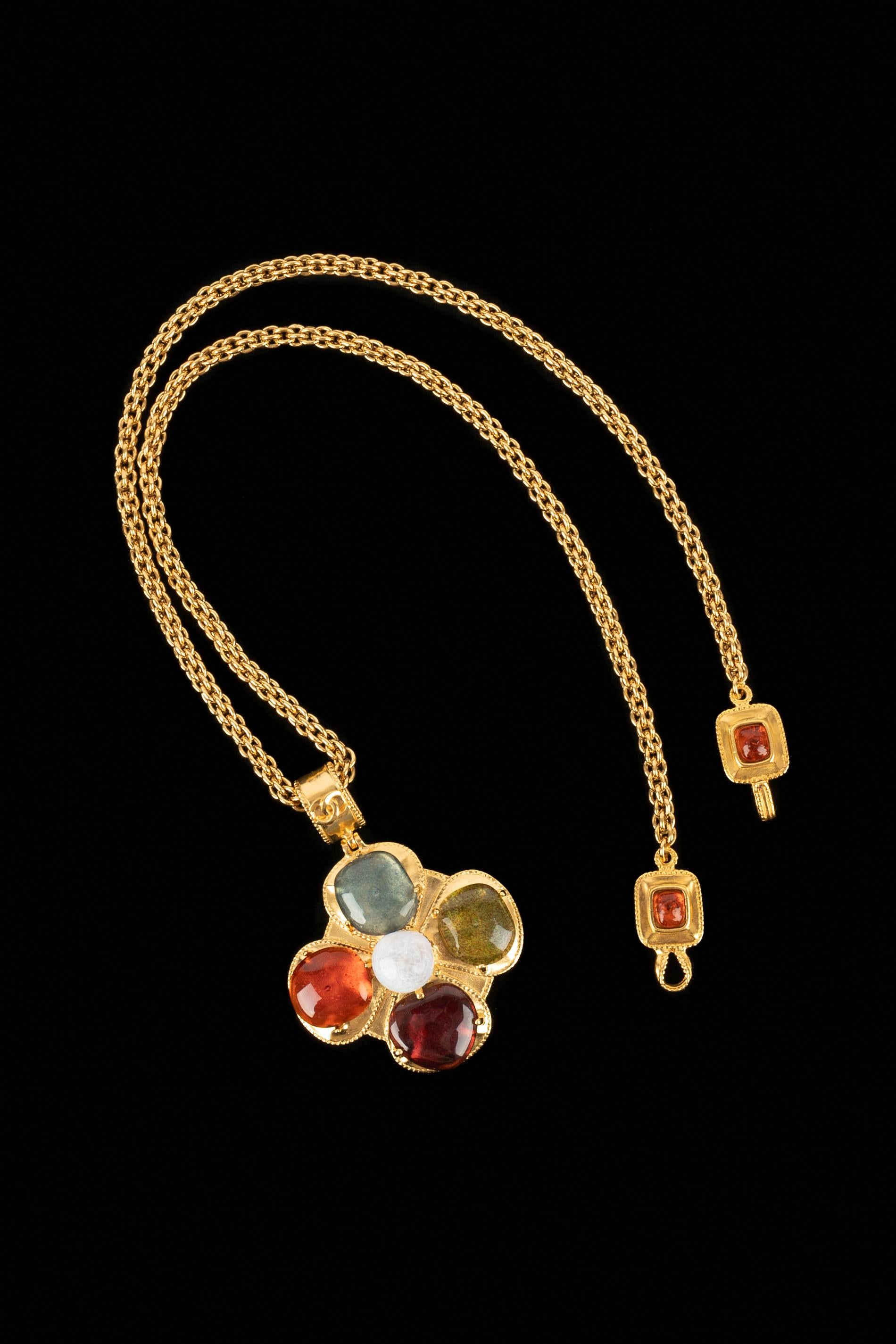 Collier à pendentif Chanel, 1997 Pour femmes en vente