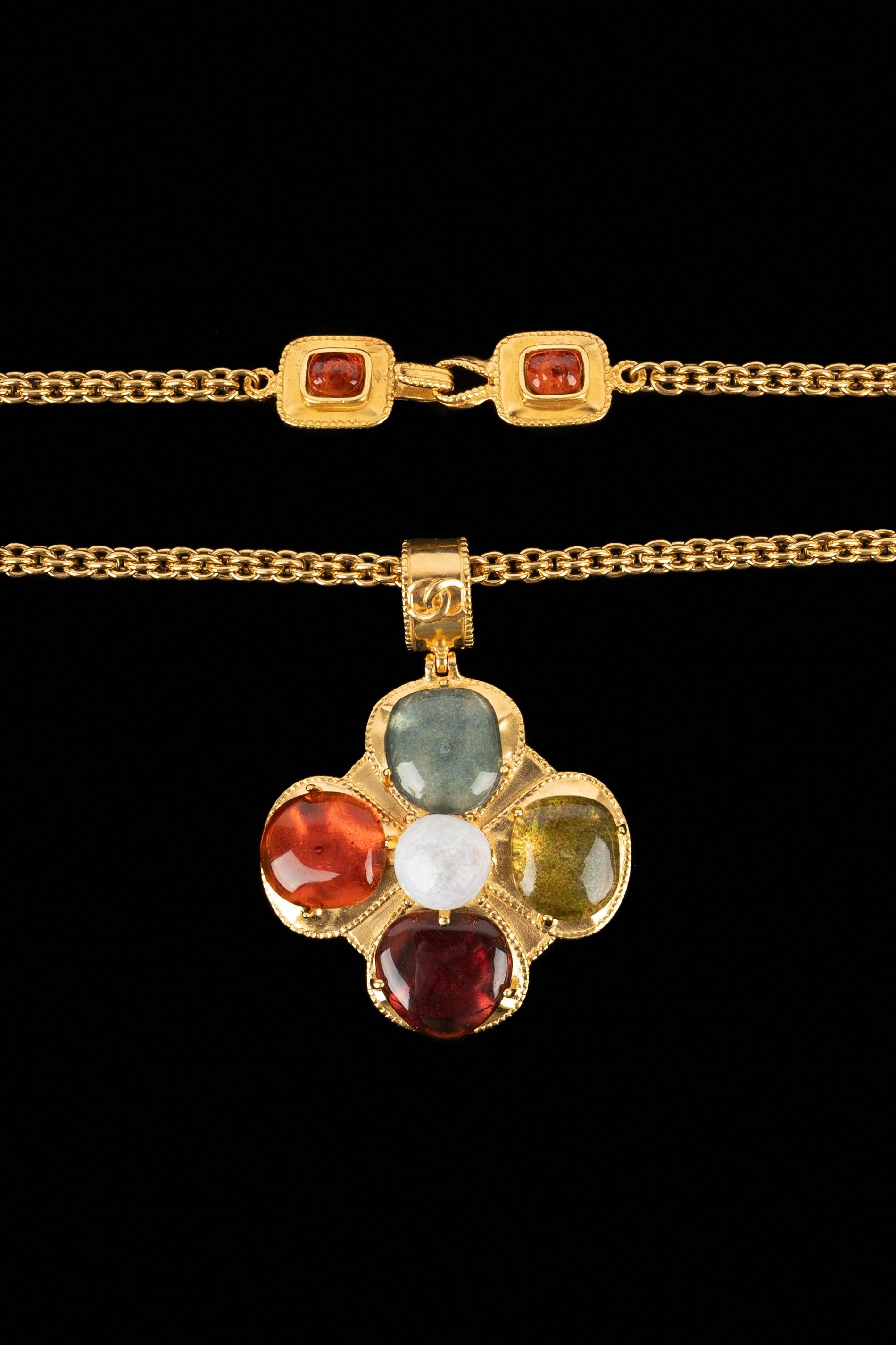 Collier à pendentif Chanel, 1997 en vente 1