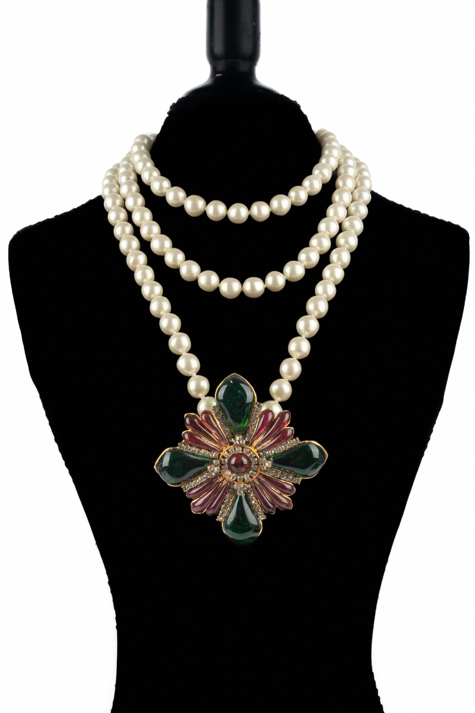 Collar colgante Chanel en venta 7