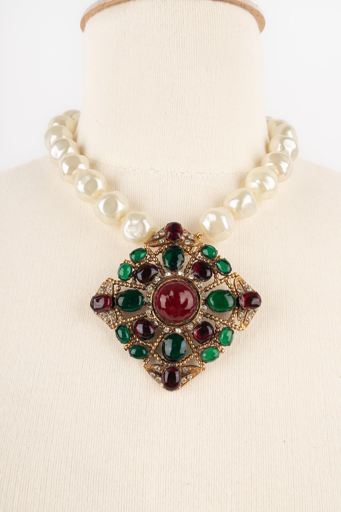 Collana Chanel con pasta di vetro, 1983 In condizioni ottime in vendita a SAINT-OUEN-SUR-SEINE, FR