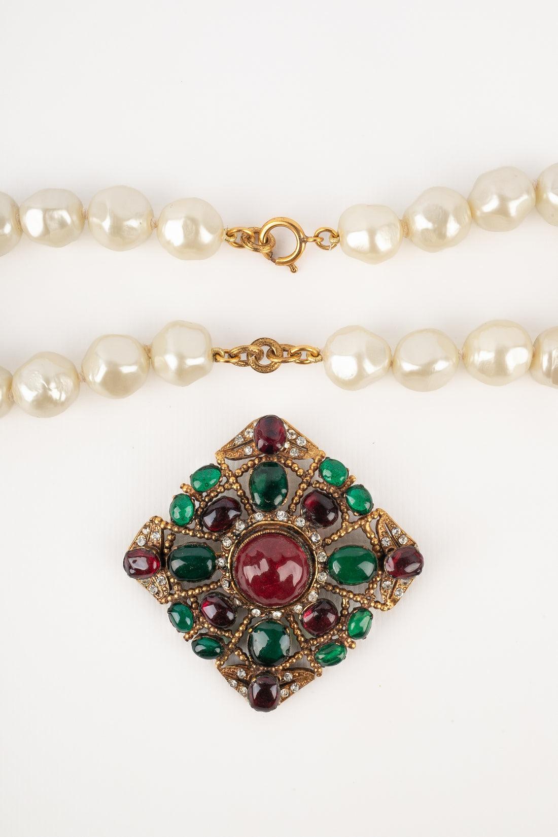 Collana Chanel con pasta di vetro, 1983 in vendita 2