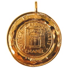 Chanel Pendant Vintage 1980s