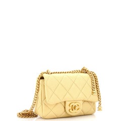 Chanel Pending CC Quadratische Klappe Tasche aus gestepptem Lammfell Mini