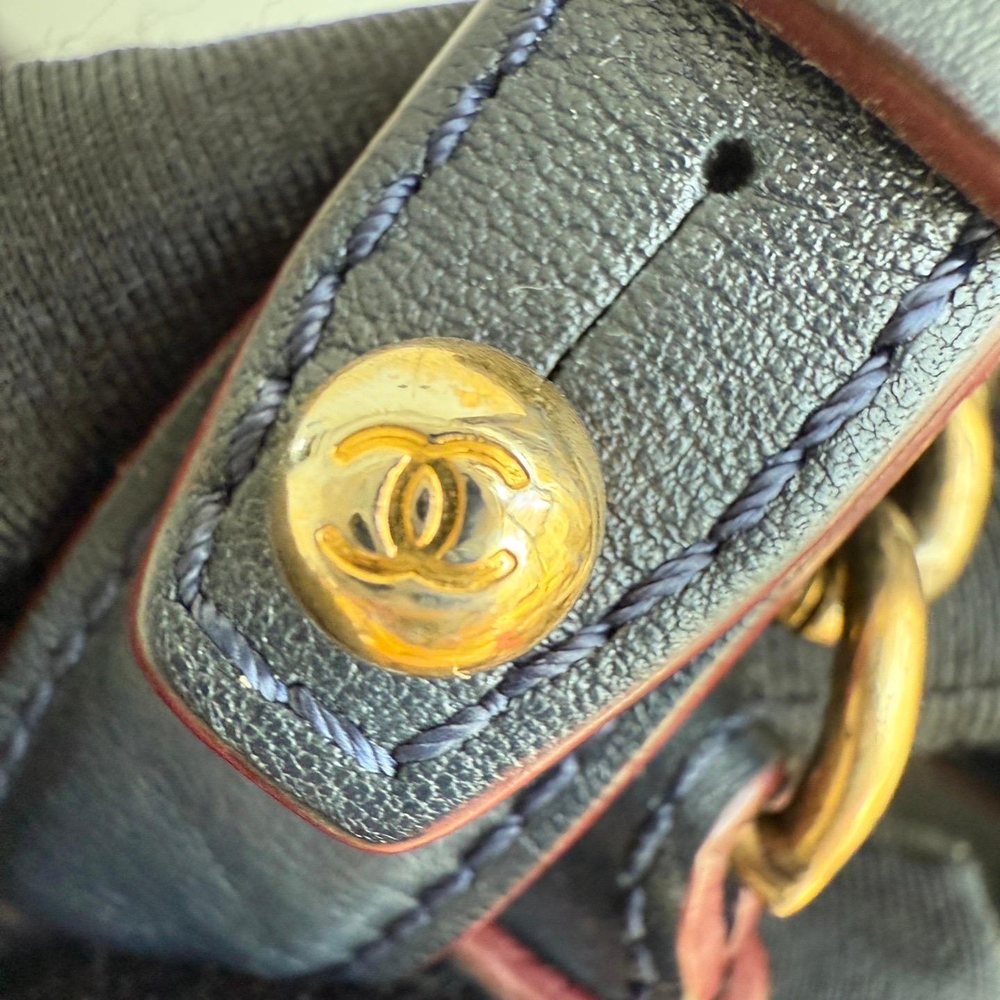 Chanel Perfect Edge Tote Trapuntata in Pelle Navy Hardware Oro Antico in vendita 10