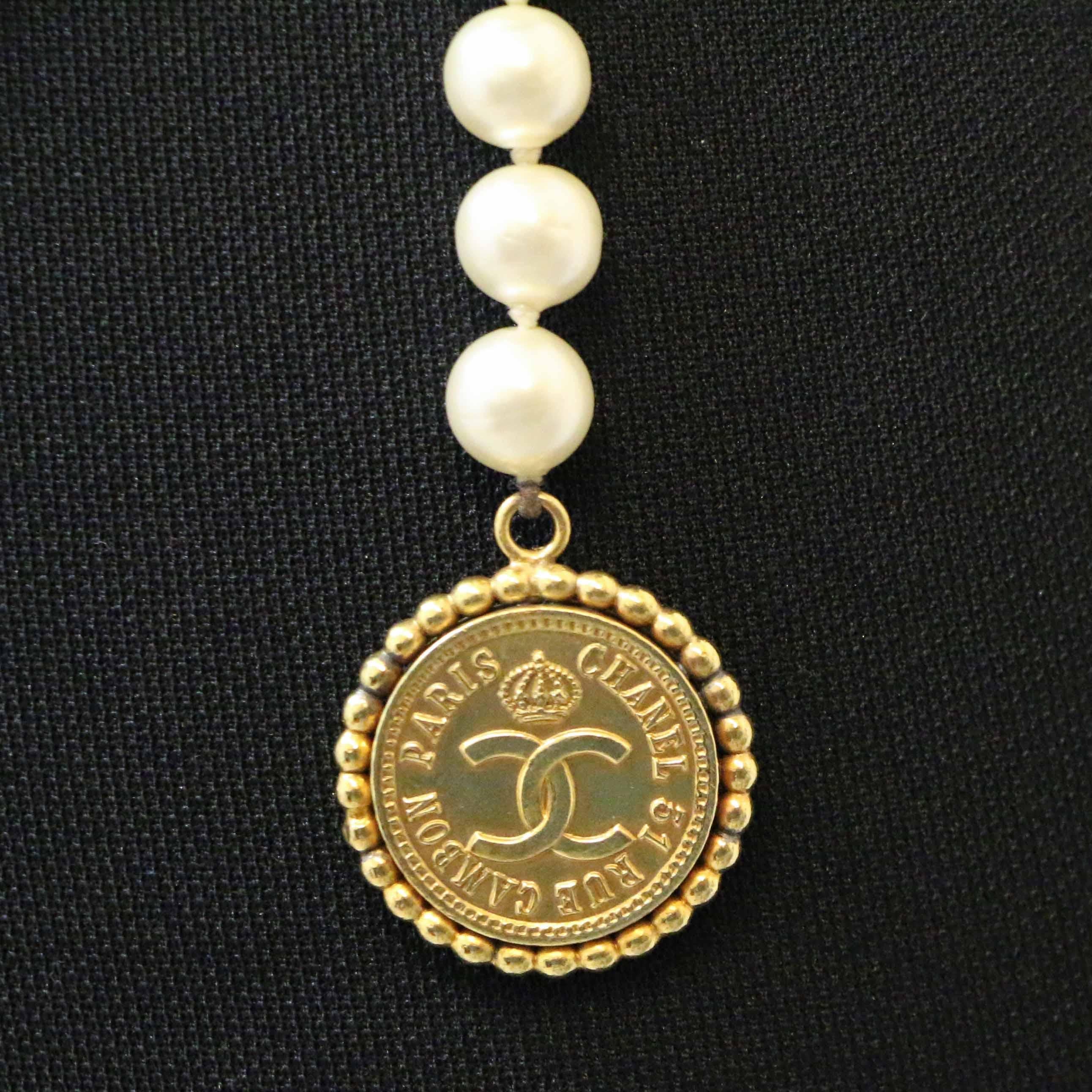 CHANEL Perlescent Pearls Belt 2