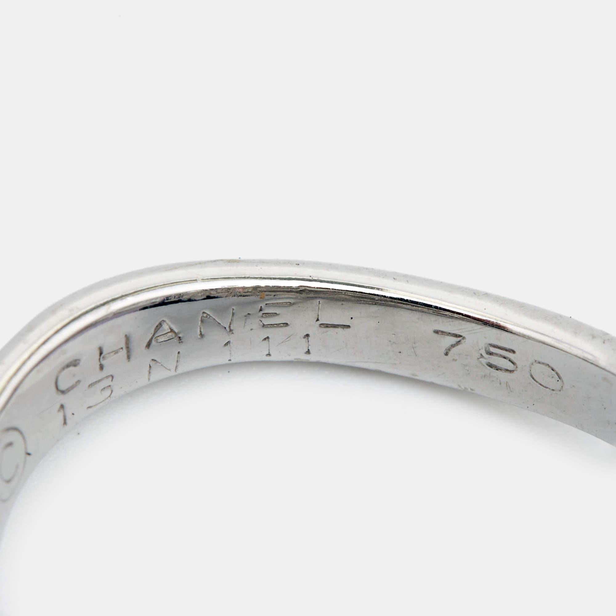 Oval Cut Chanel Pétales de Camélia  Oval Solitaire Diamond Black Diamonds 18k Ring Size 5