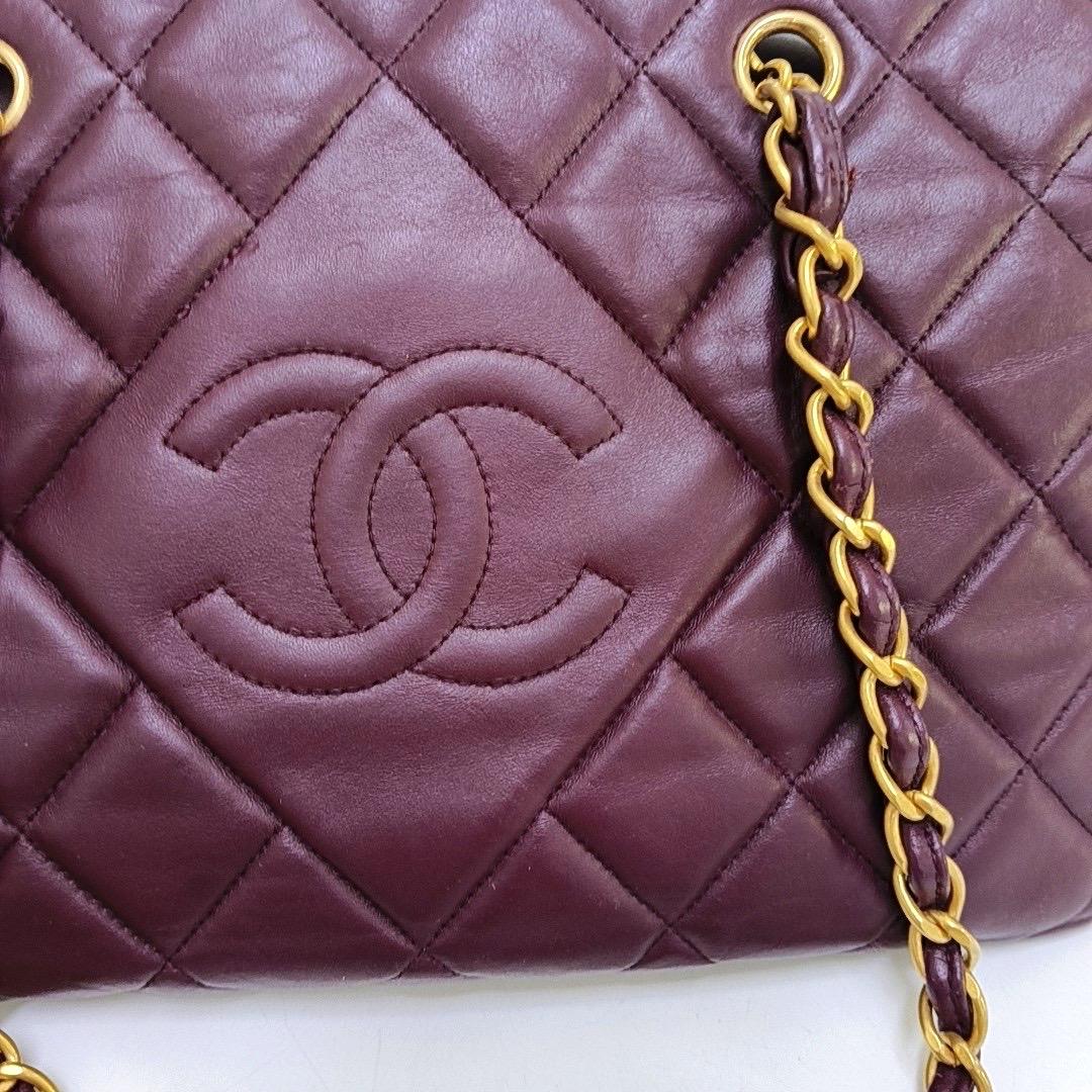 Chanel Petite Shopping Tote PTT Burgundy Lambskin Leather Gold-Tone Chain Shoppi For Sale 8