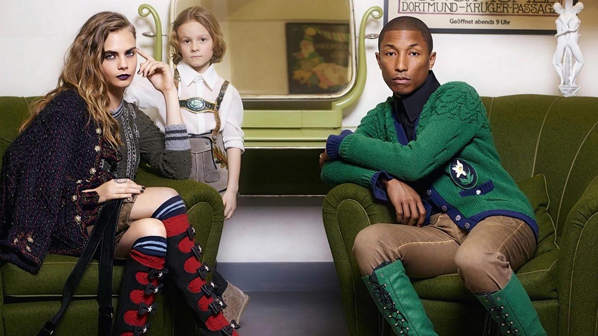 Chanel Pharrell-Stil Edelweiss Patch-Strickjacke im Zustand „Neu“ im Angebot in Dubai, AE