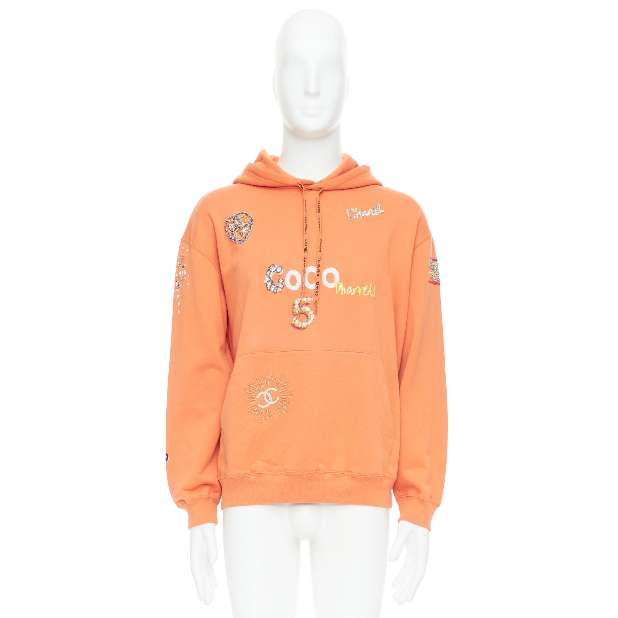 CHANEL Pharrell Williams 19D orange lesage Kristall bestickter Hoodie M im Angebot 5