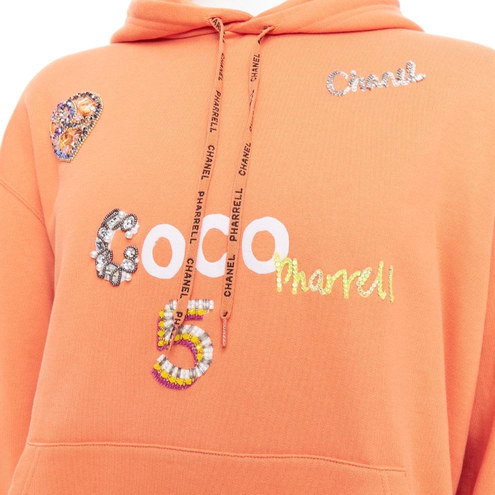 CHANEL Pharrell Williams 19D orange lesage Kristall bestickter Hoodie M im Angebot 2