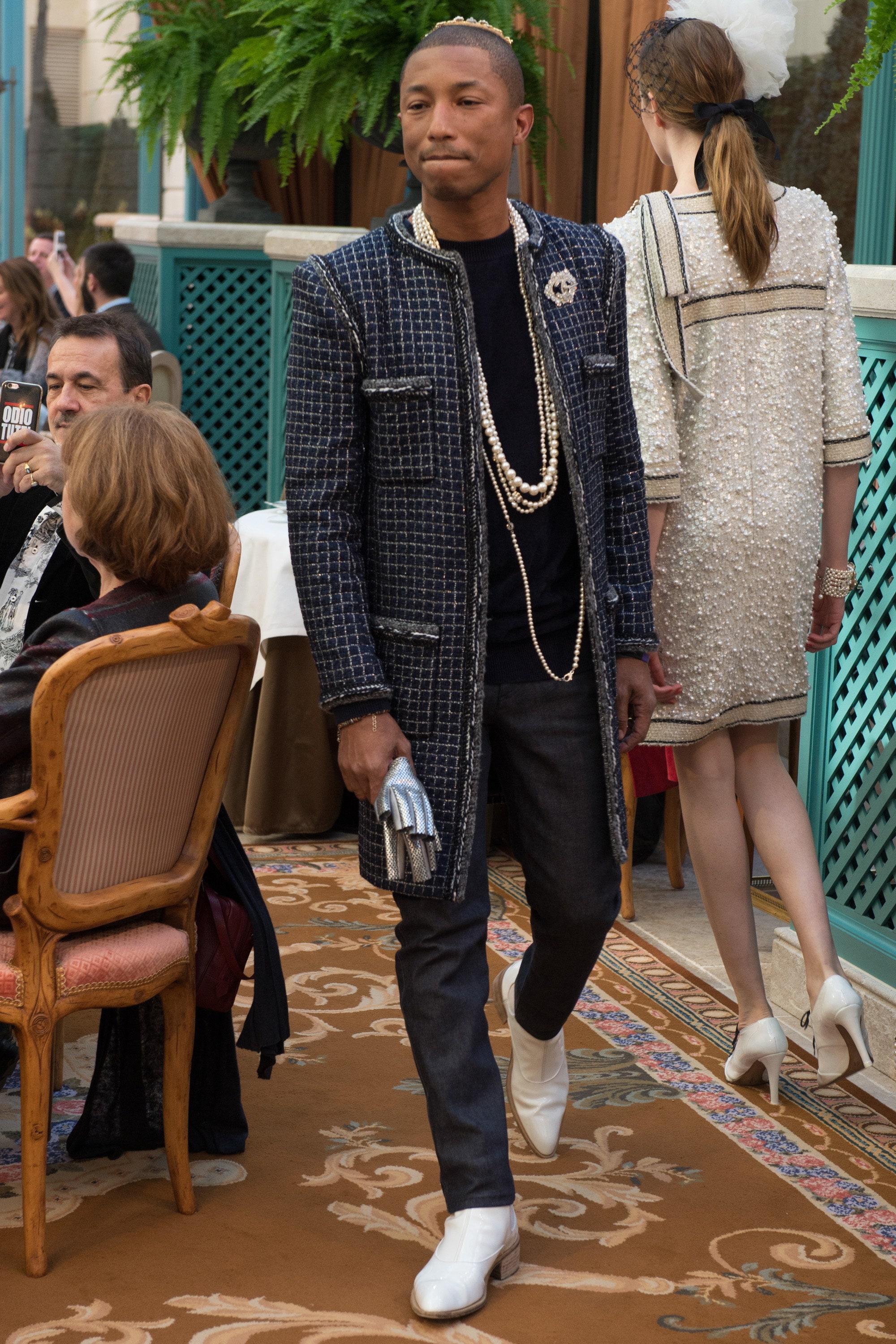 Chanel Pharrell Williams Style Runway Ribbon Tweed Jacket In Excellent Condition In Dubai, AE