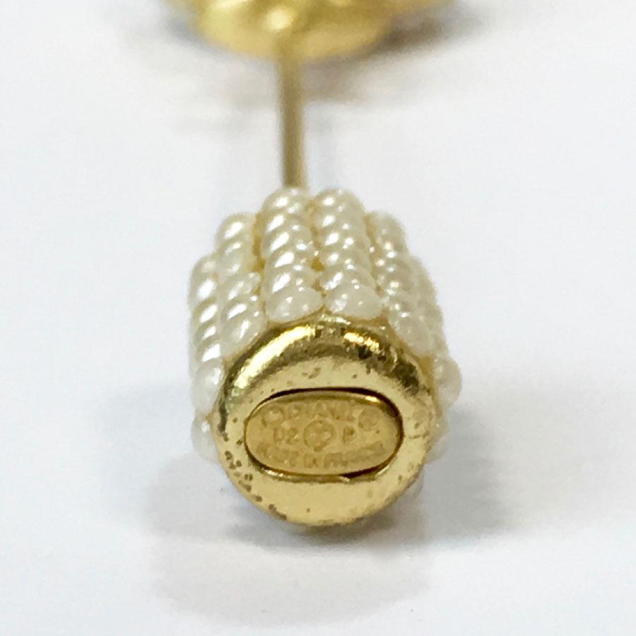Women's CHANEL Pin in Gilt Metal set with White Pearls
