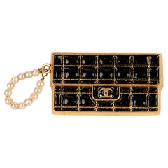Chanel Pin label / brooch 2002