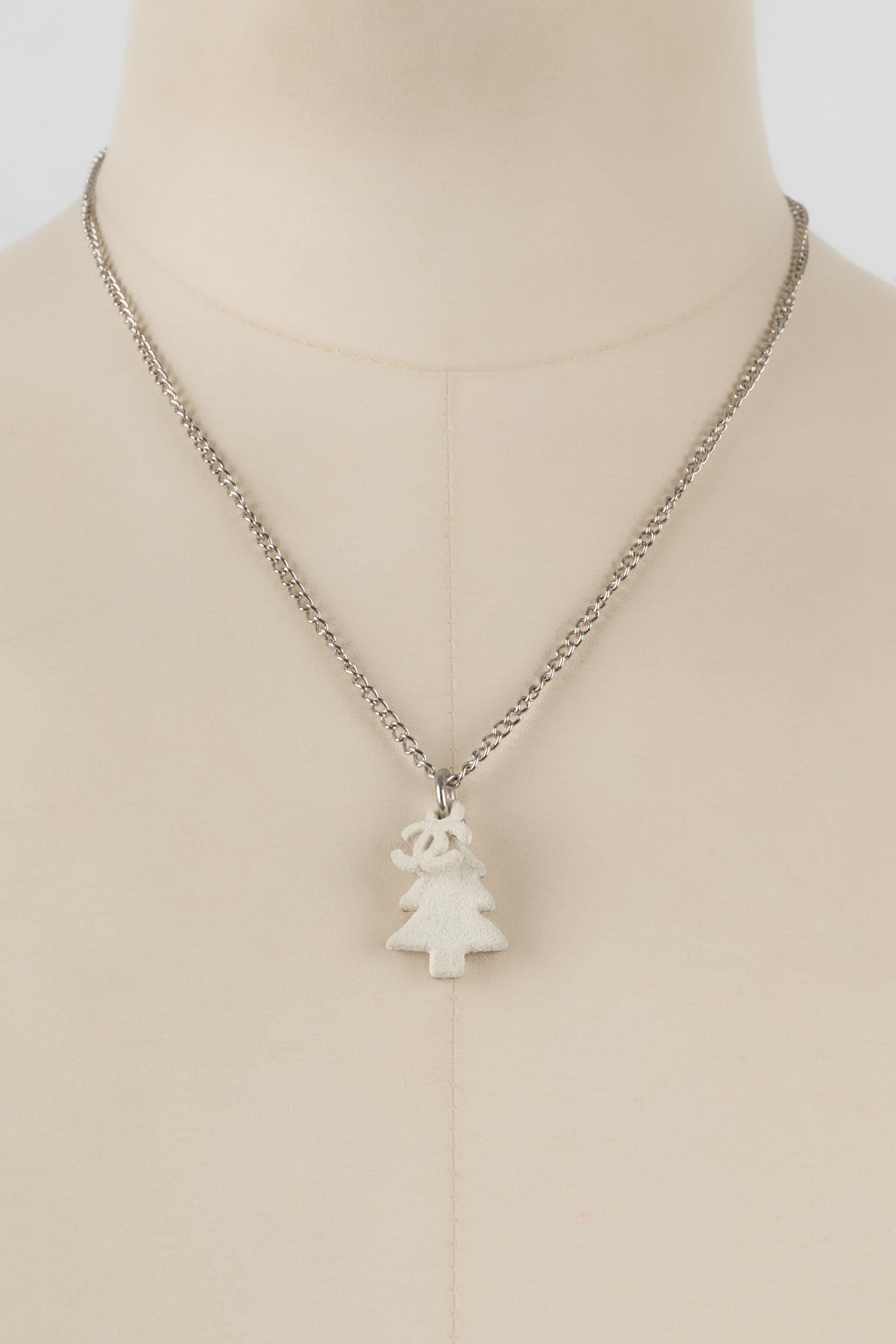 Chanel „Pine Tree“ Kurze Halskette aus silbernem Metall, 2003 Damen im Angebot