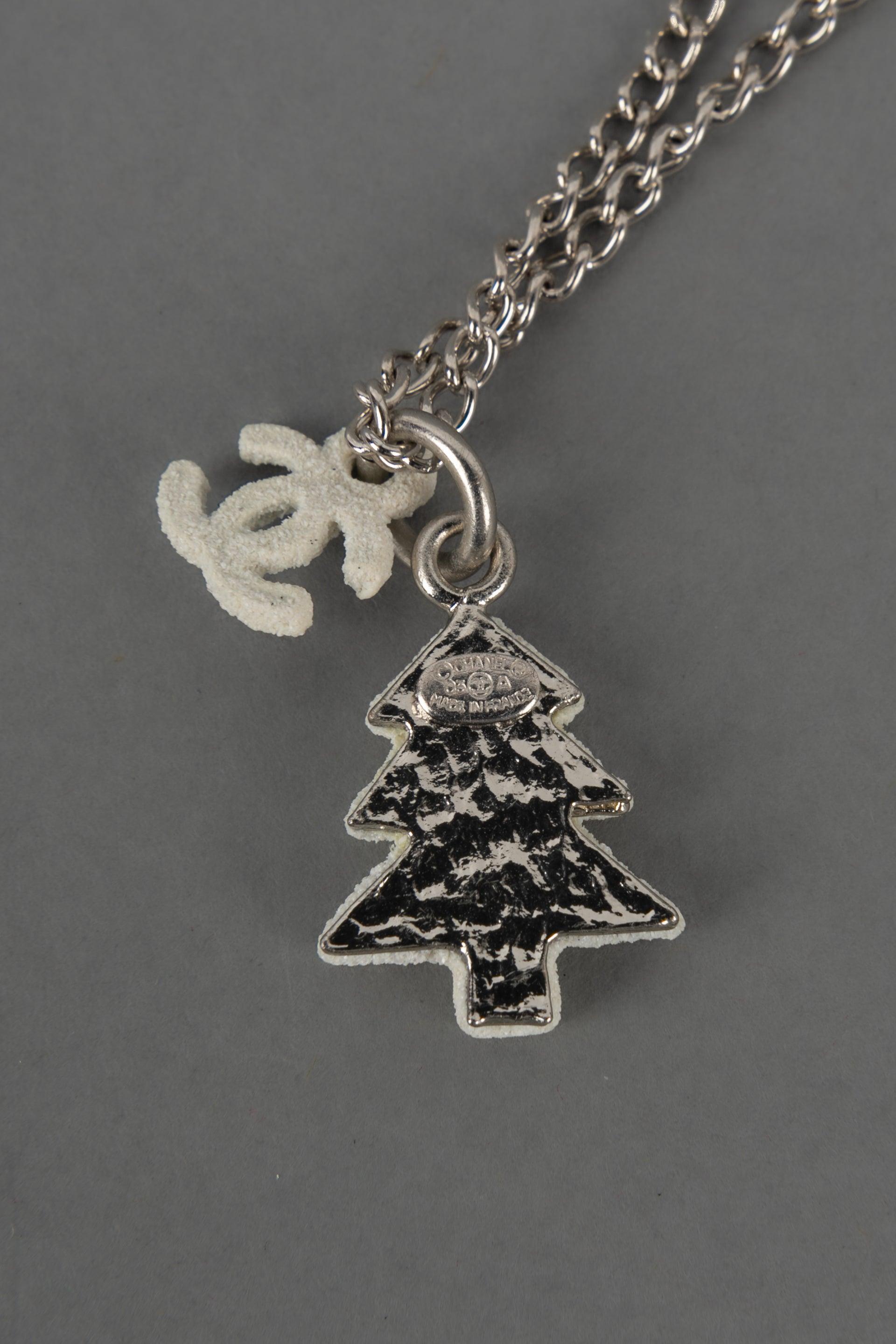 Chanel „Pine Tree“ Kurze Halskette aus silbernem Metall, 2003 im Angebot 3