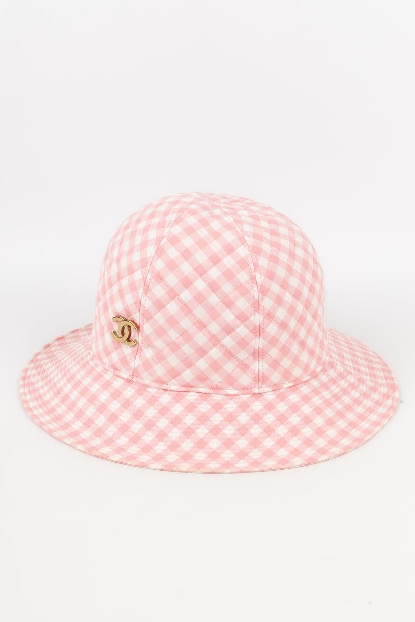 Chanel Pink and White Gingham Quilted Cotton Hat In Excellent Condition In SAINT-OUEN-SUR-SEINE, FR