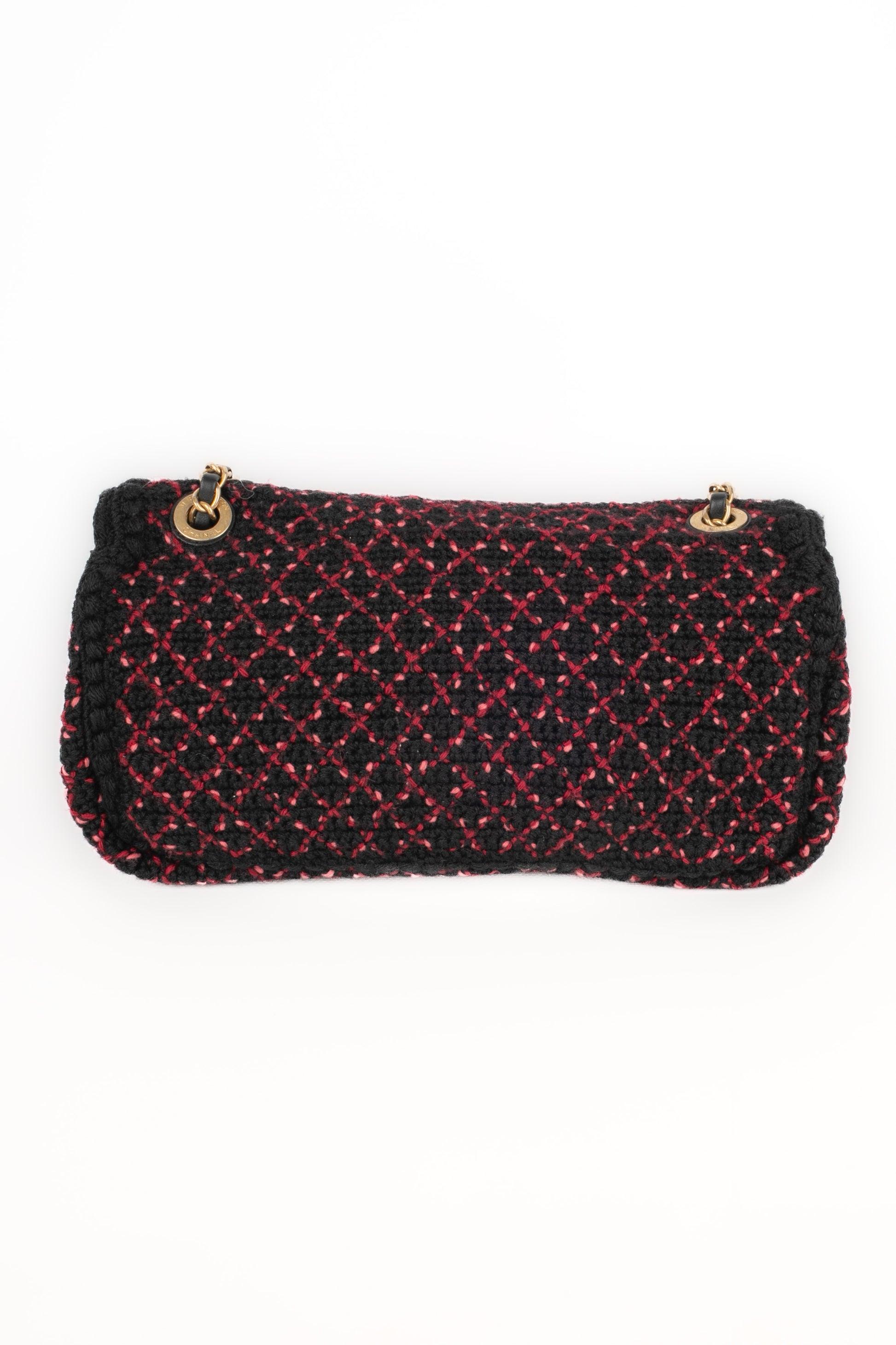 Bolso de malla rosa, negro y rojo de Chanel, 2017 en Excelente estado para la venta en SAINT-OUEN-SUR-SEINE, FR