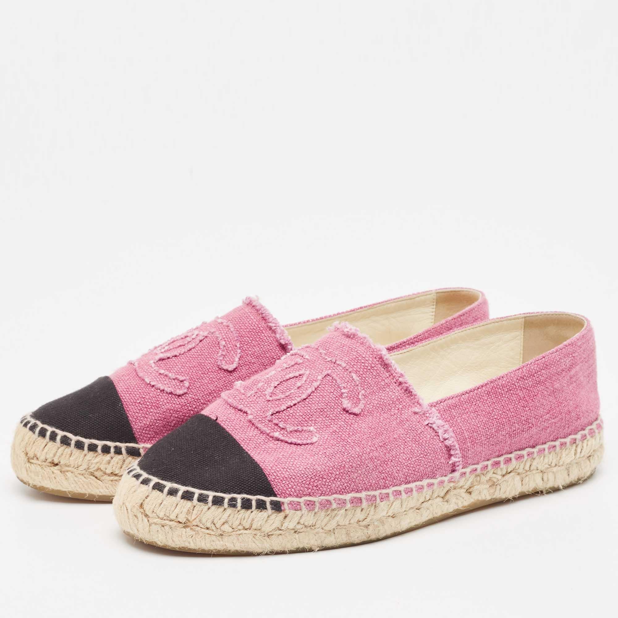 These designer espadrilles exude cool summer vibes while giving all the comfort to your feet. They bring along a well-built silhouette and the house's signature aesthetics. Wear them with anything: jeans, dresses, shorts.

Includes: Original Dustbag