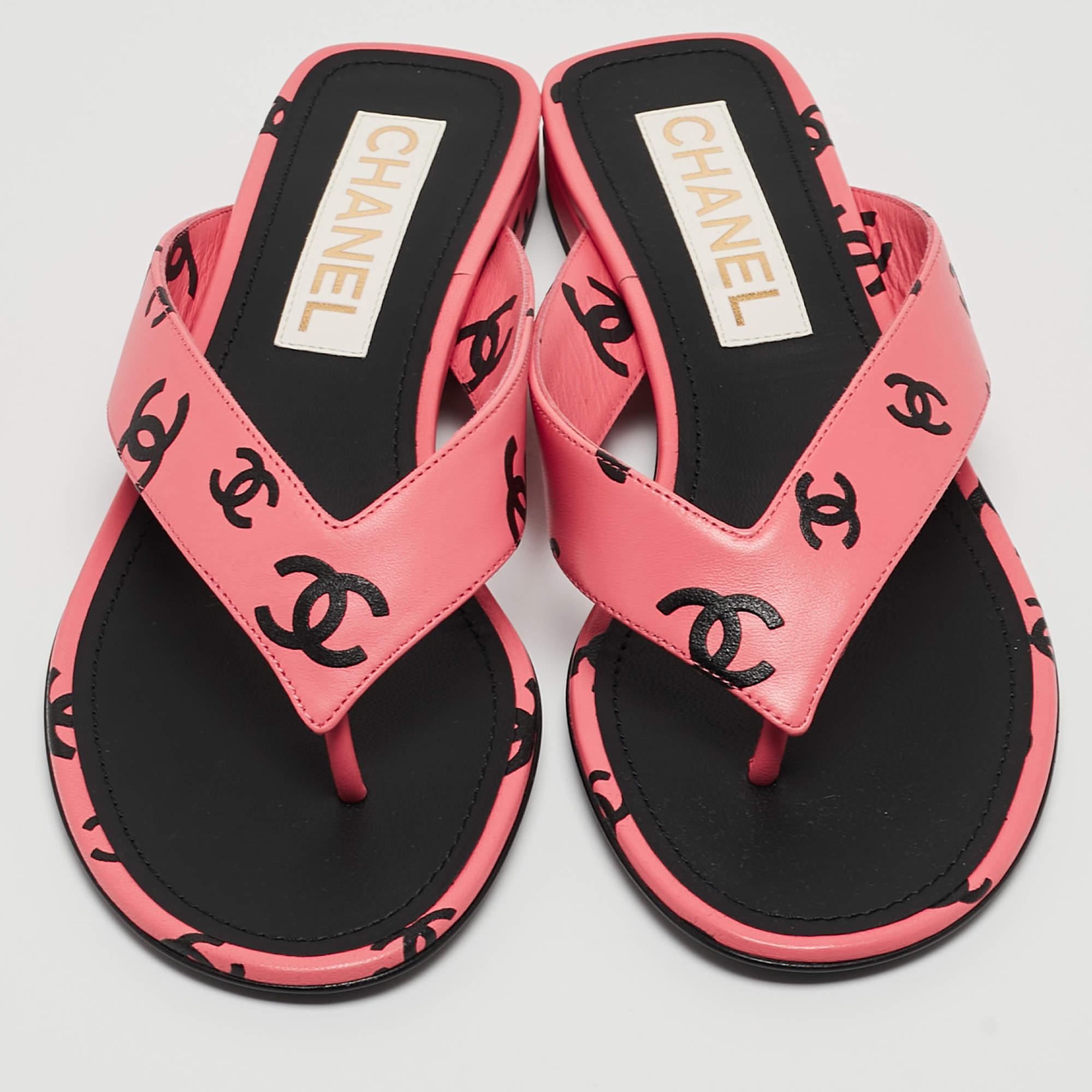 Women's Chanel Pink/Black CC Print Leather Thong Sandals Size 36