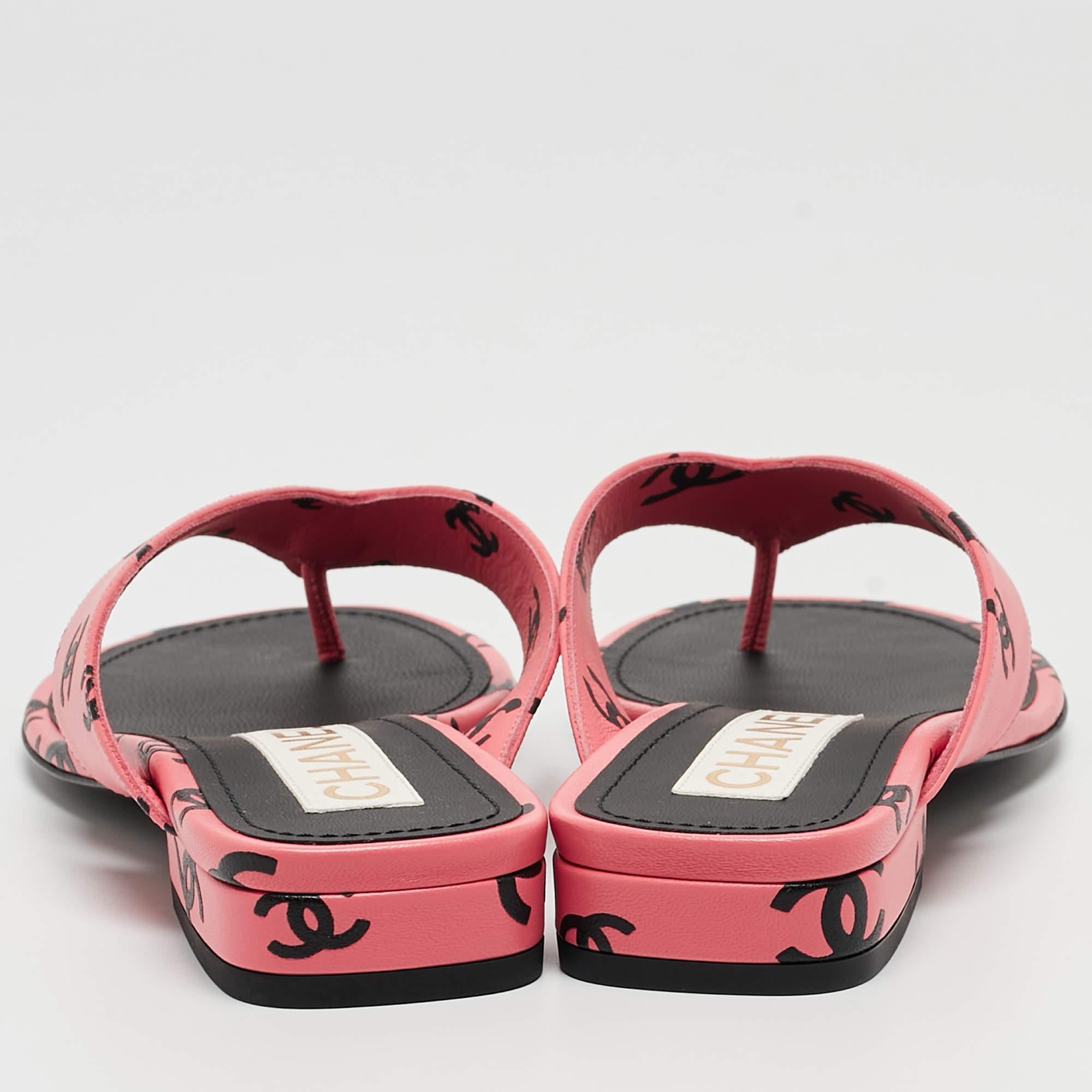 Chanel Pink/Black CC Print Leather Thong Sandals Size 36 2