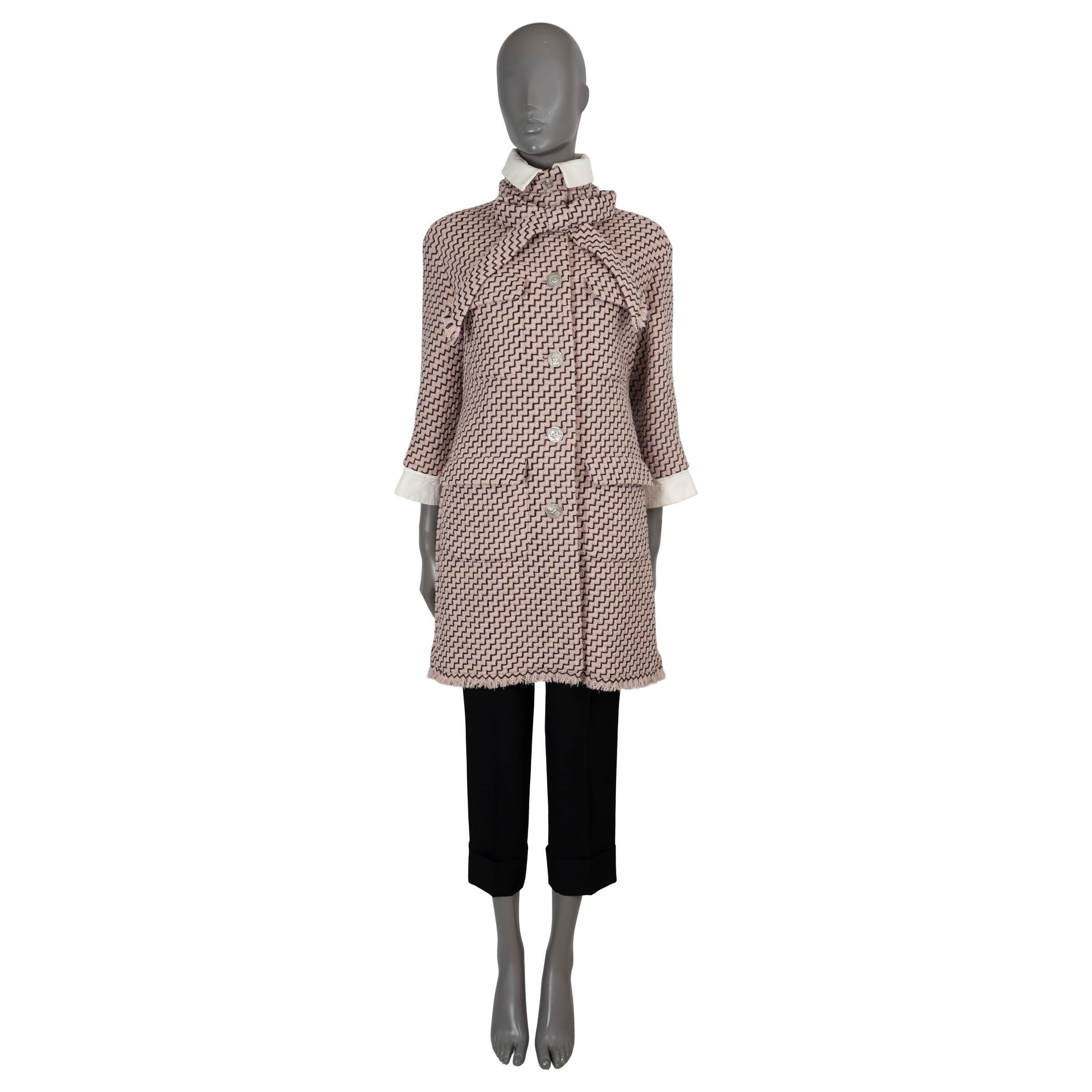 Women's CHANEL pink black wool 2016 16A ROME LEATHER TRIM TWEED Coat Jacket 40 M For Sale