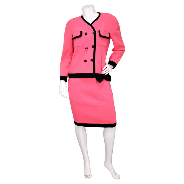 chanel pink suit dress Pink Chanel suit of Jacqueline Bouvier Kennedy