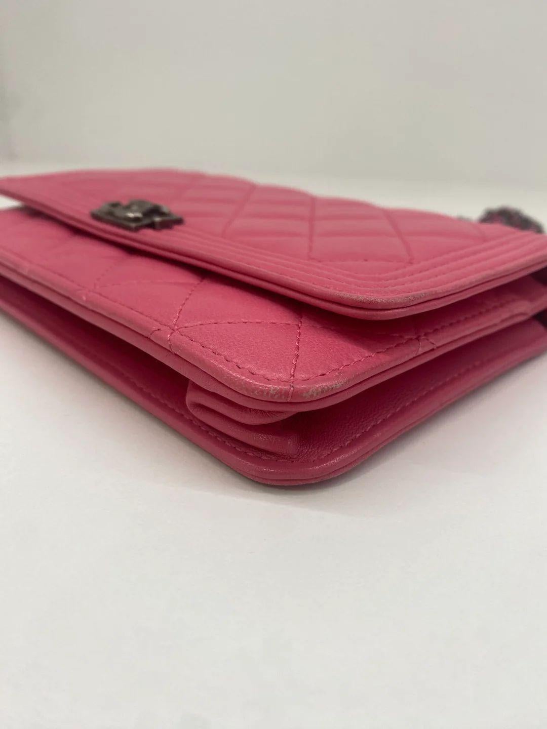 Condition: VGUC - Slight wear on corners 

Hardware Colour: Ruthenium hardware

Colour: Pink

Leather: Lambskin Leather 

Measurements
Length: 19cm

Height: 12cm

Depth: 3.5cm

Year of Production: 2014 - 19xxxxxx

Inclusion: Full set (no