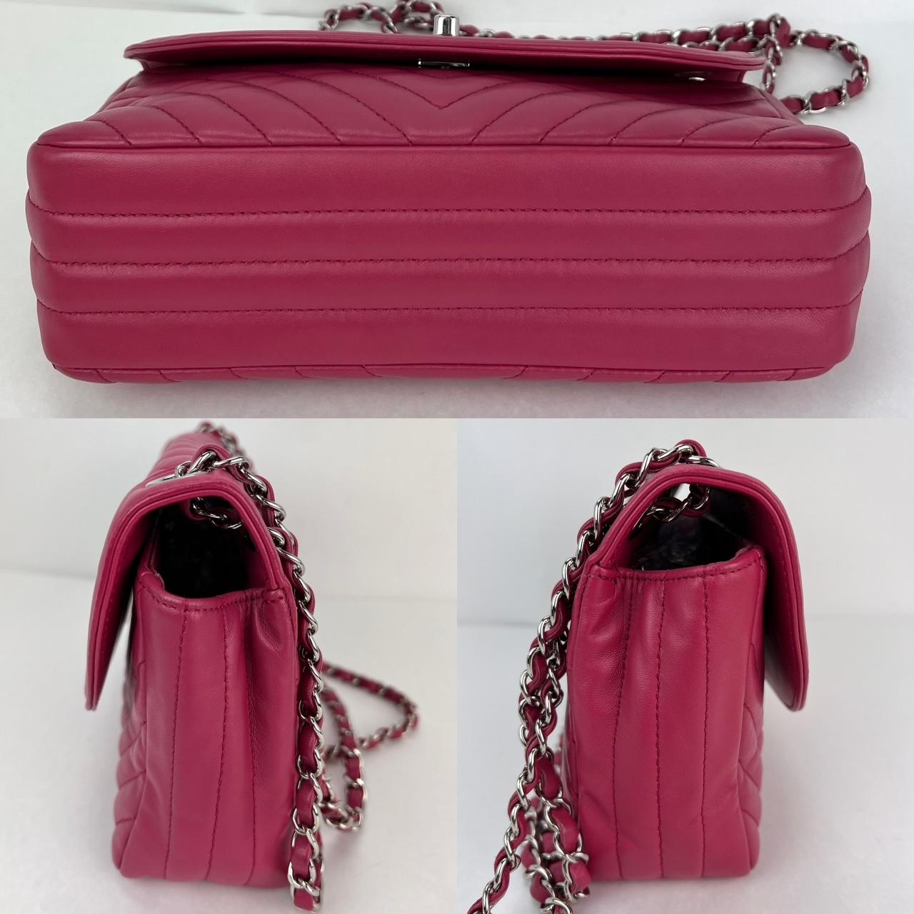 Chanel Pink Calfskin Chevron Medium Round Flap Lambskin Shoulder Bag In Excellent Condition For Sale In Freehold, NJ