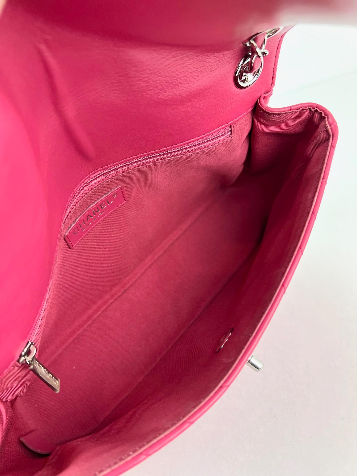 Chanel Pink Calfskin Chevron Medium Round Flap Lambskin Shoulder Bag For Sale 5