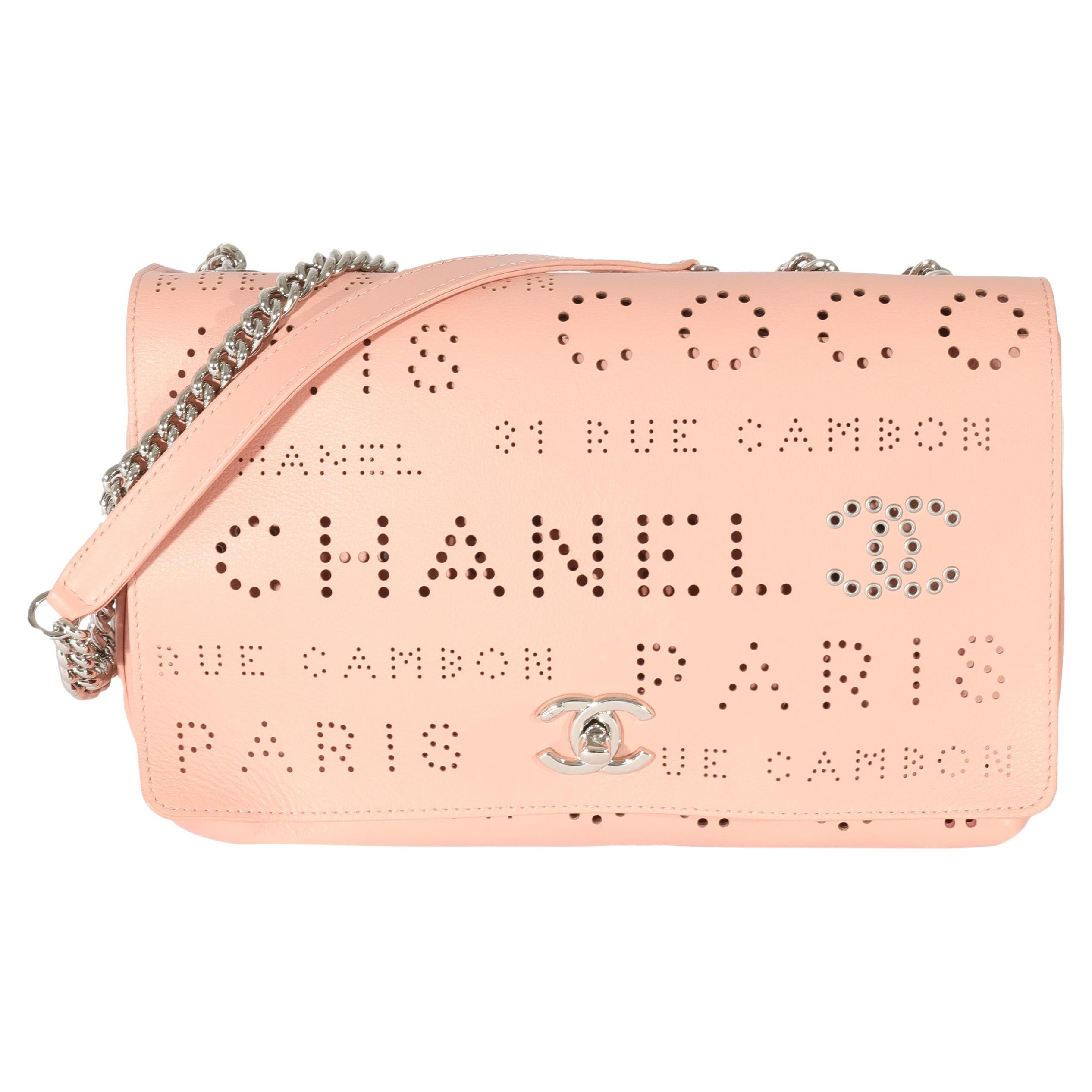 CHANEL White Quilted Leather Mini 19 O-Coin Purse Wallet Chain Cardholder  Bag For Sale at 1stDibs