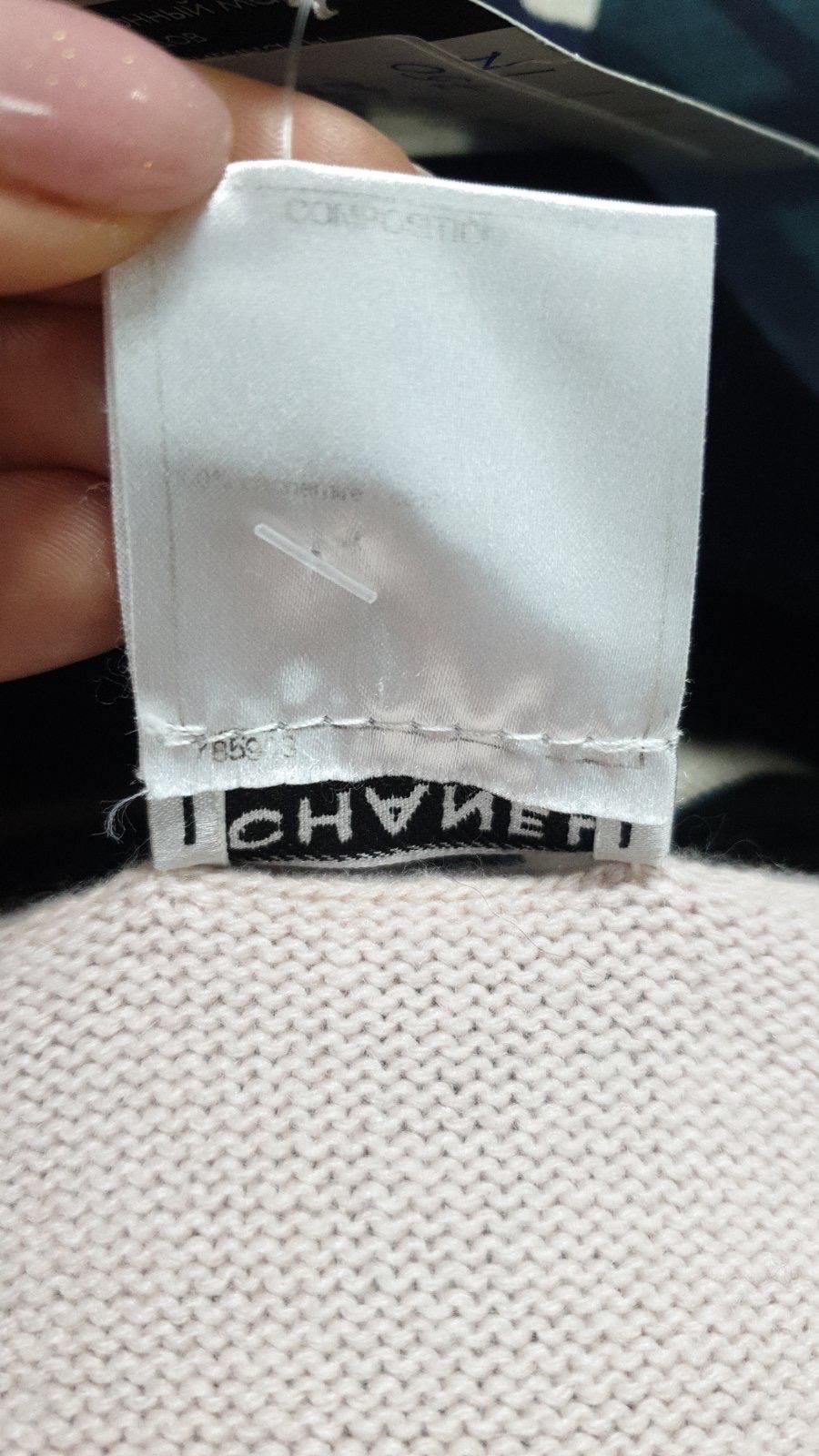 Chanel Rosa Kaschmir CC Herz-Strickjacke mit Knopfleisten  im Angebot 3