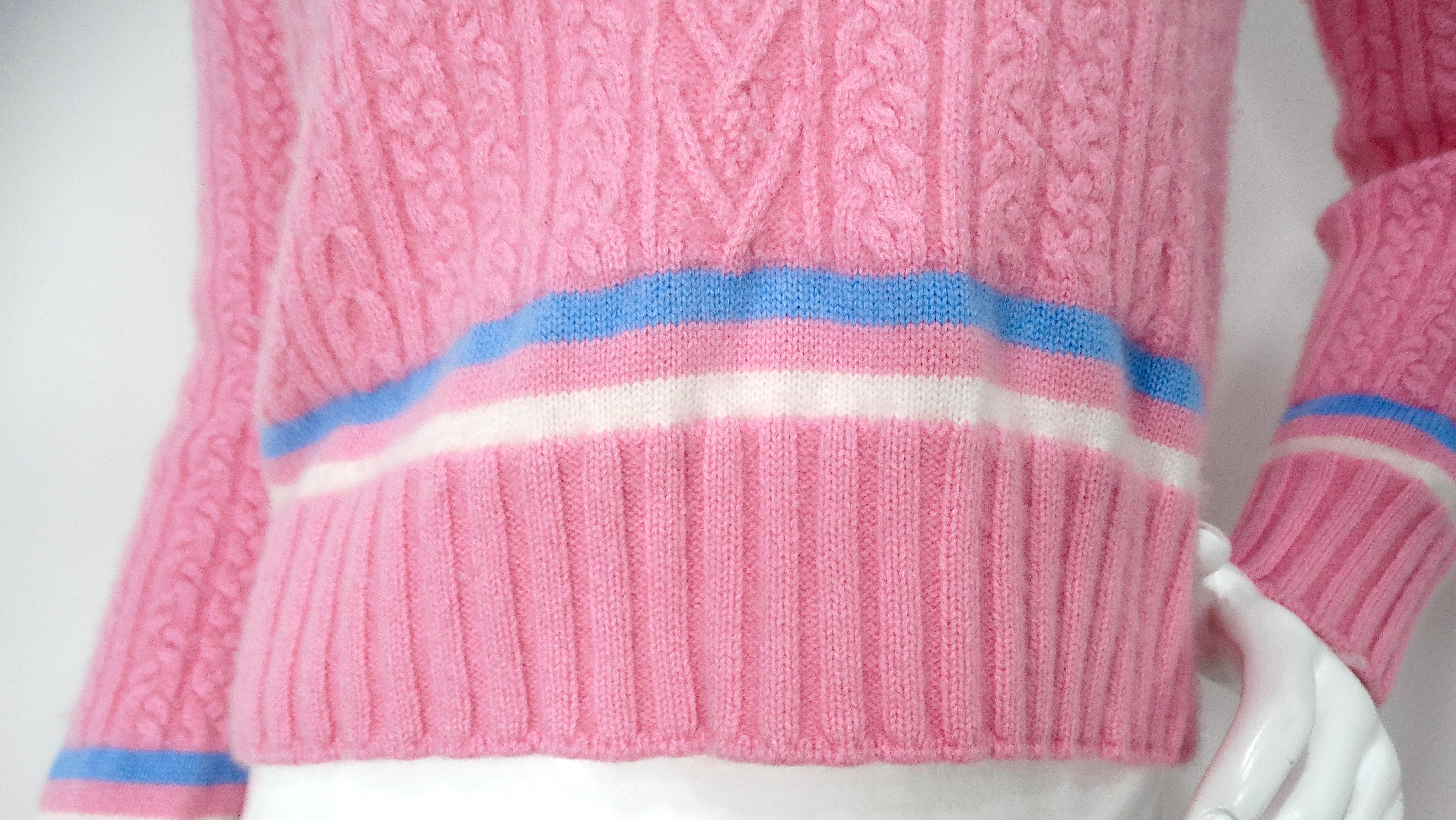 Maglione con scollo a V in misto cotone e cashmere rosa di Chanel In condizioni buone in vendita a Scottsdale, AZ