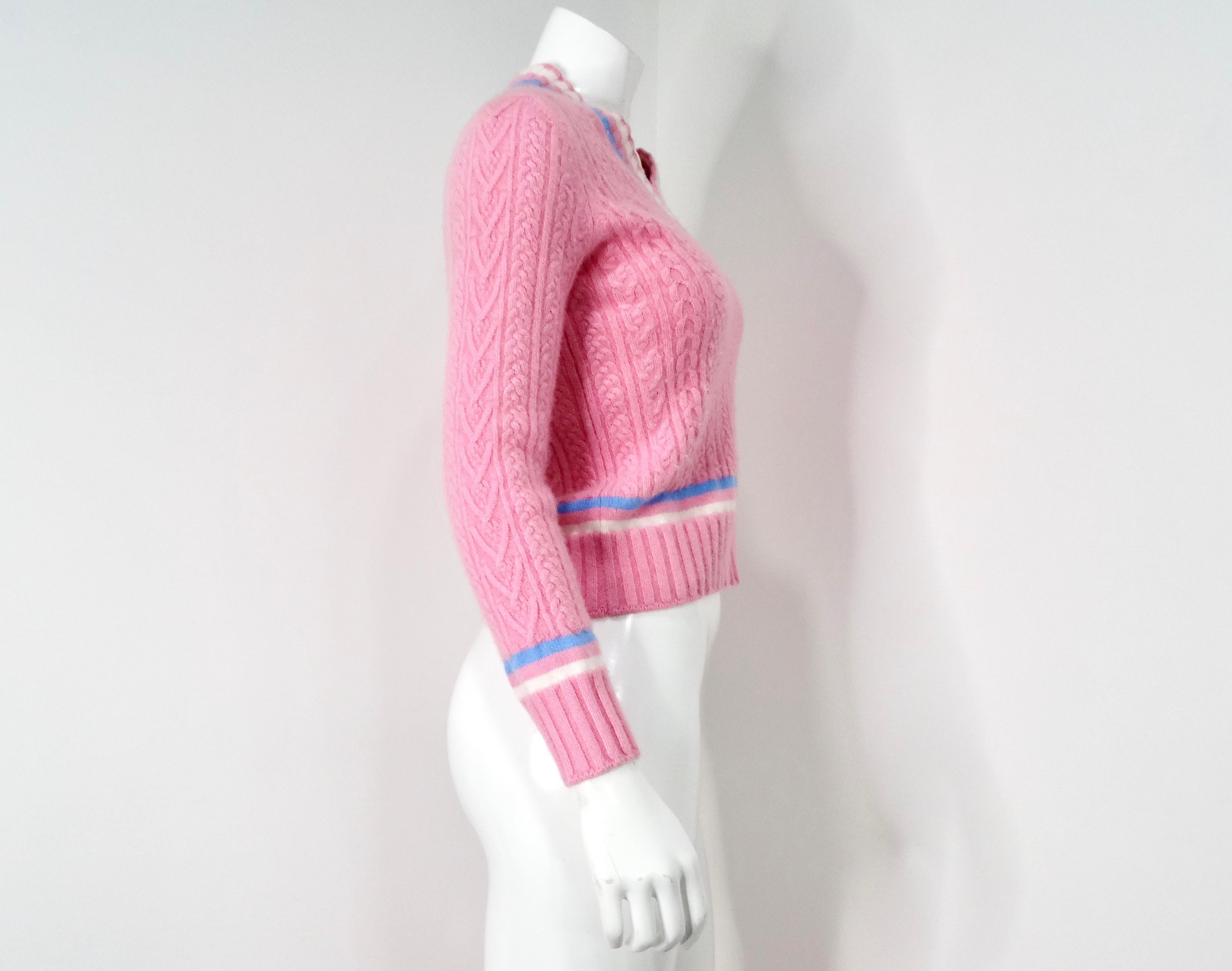Maglione con scollo a V in misto cotone e cashmere rosa di Chanel in vendita 2