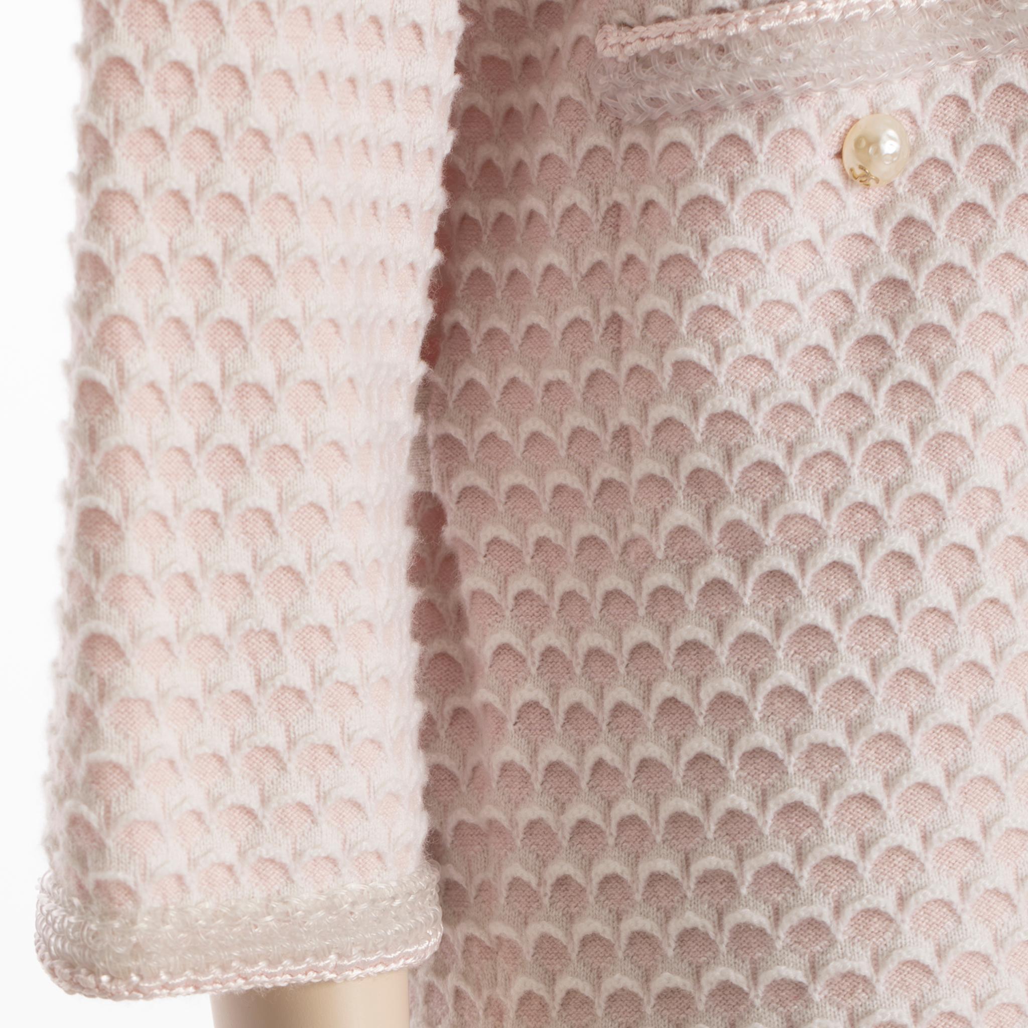 Chanel Rosa Kaschmir-Tweed-Strickjacke mit Taille Band 42 FR im Angebot 10