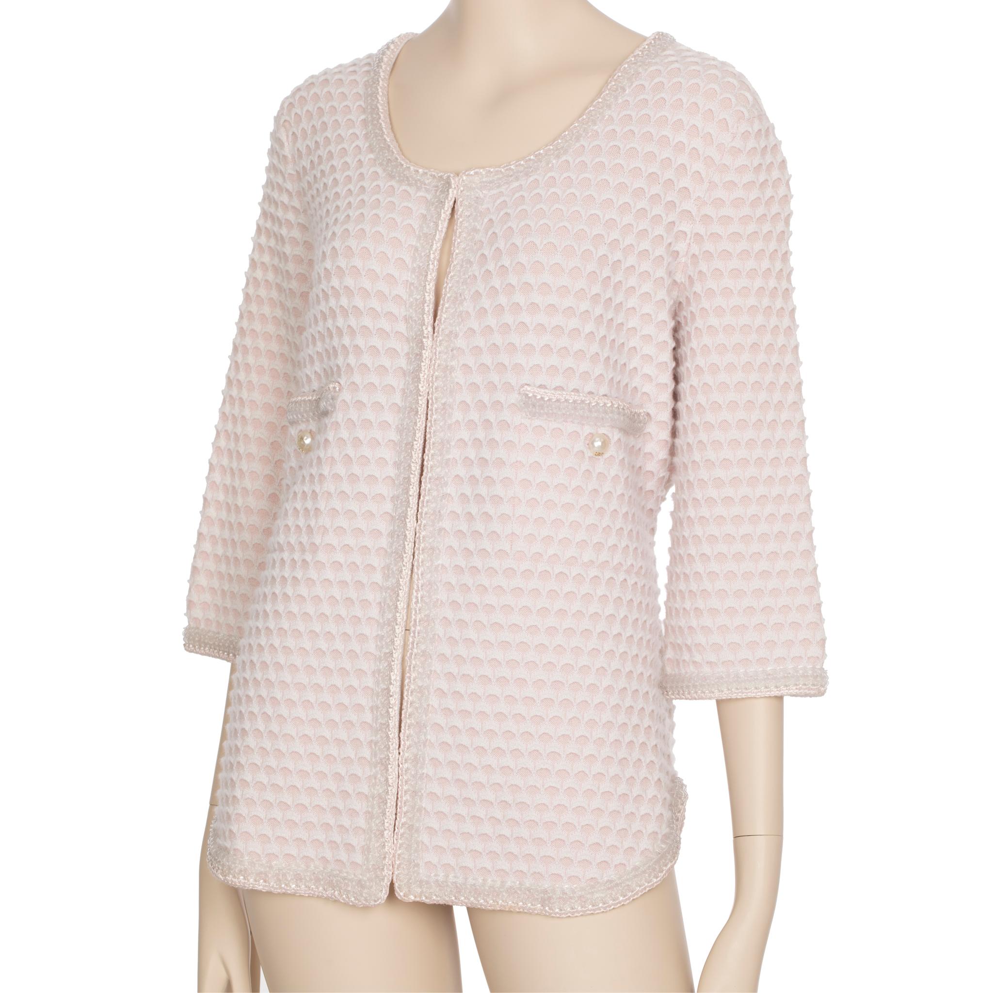 Women's Chanel Pink Cashmere Tweed Cardigan With Waist Band 42 FR For Sale