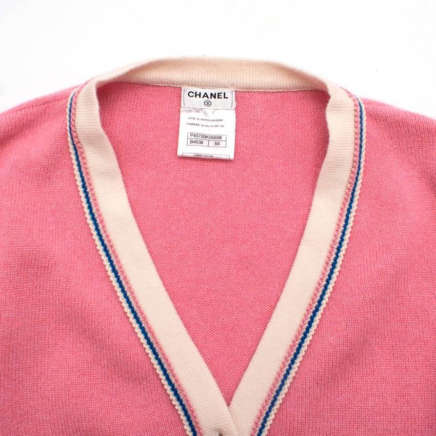Women's or Men's Chanel Pink Cashmere V-neck Cardigan For Sale