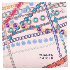 Chanel - Écharpe en soie rose à motif de chaînes