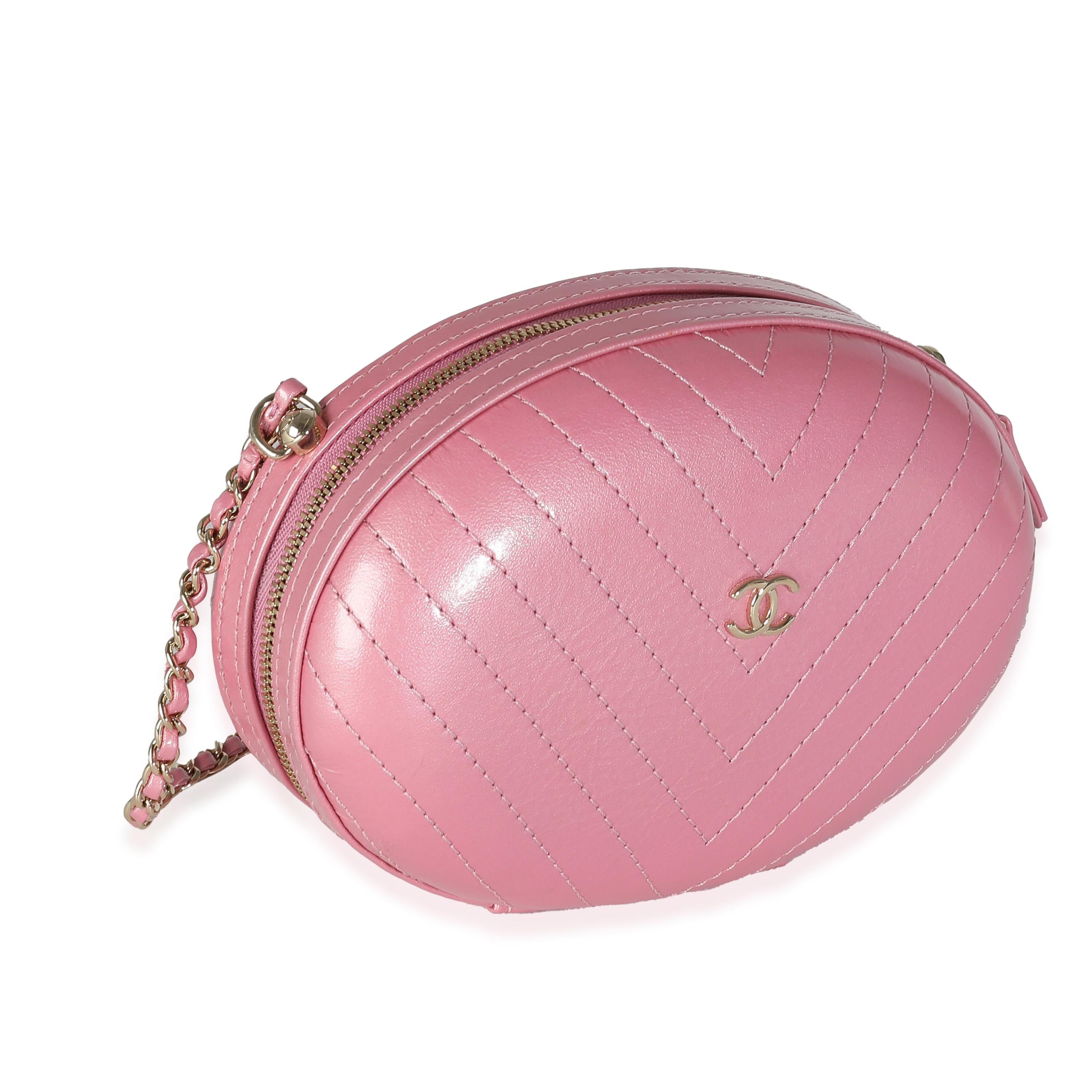 Rosa Chanel Pochette da sera in pelle di vitello rosa Chevron con catena in vendita