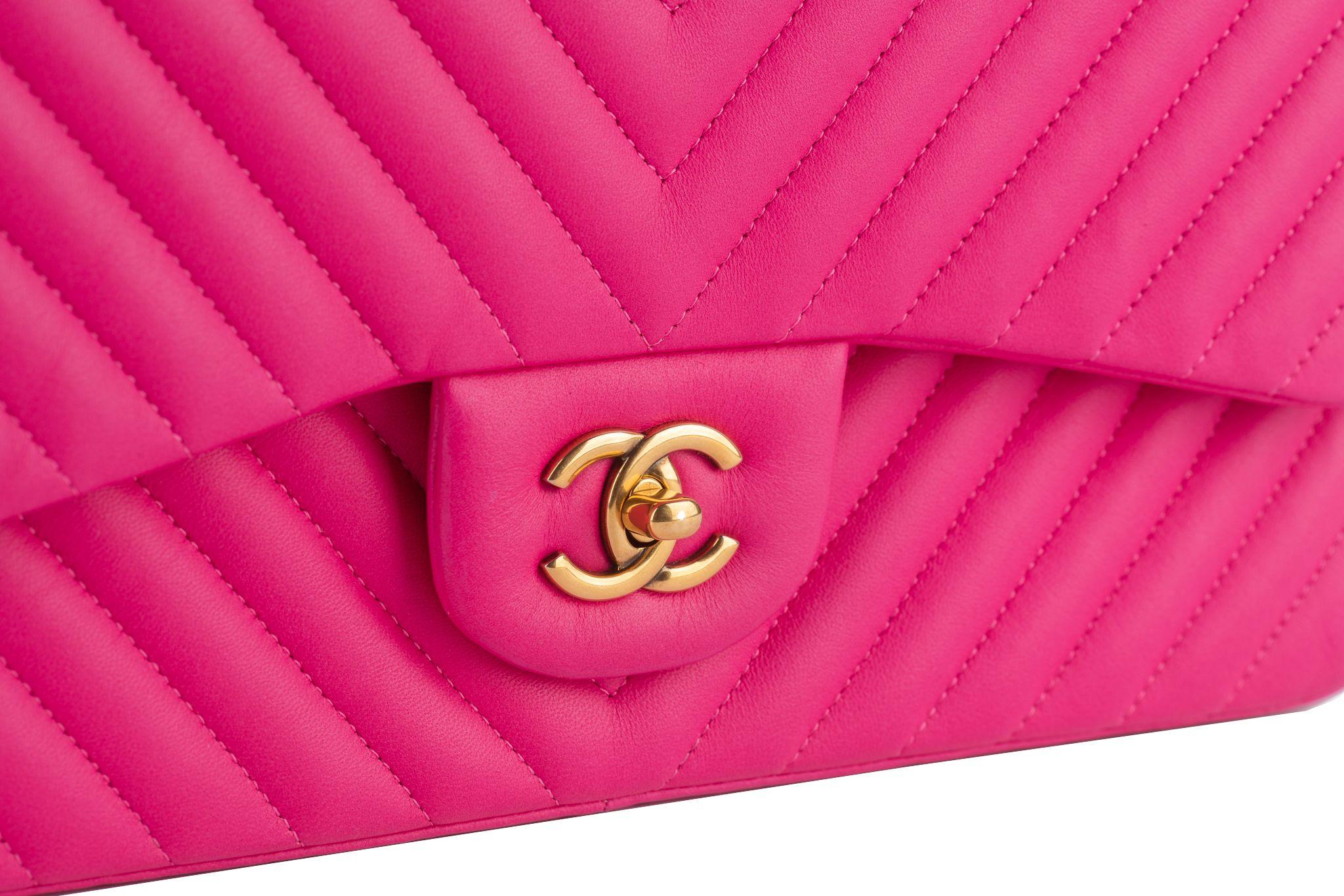 Chanel Classic à double rabat et chevrons roses en vente 7