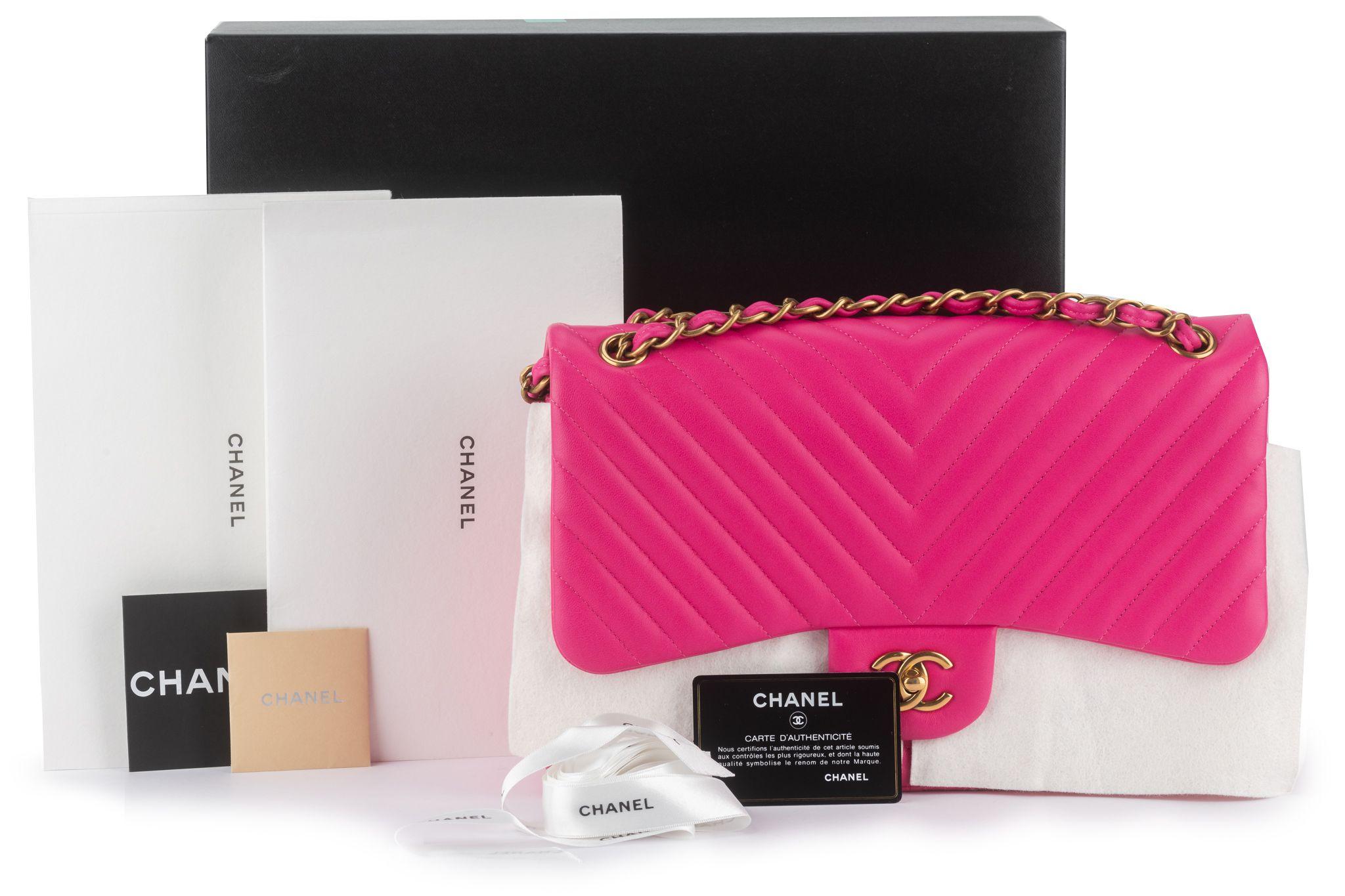 Chanel Classic à double rabat et chevrons roses en vente 11