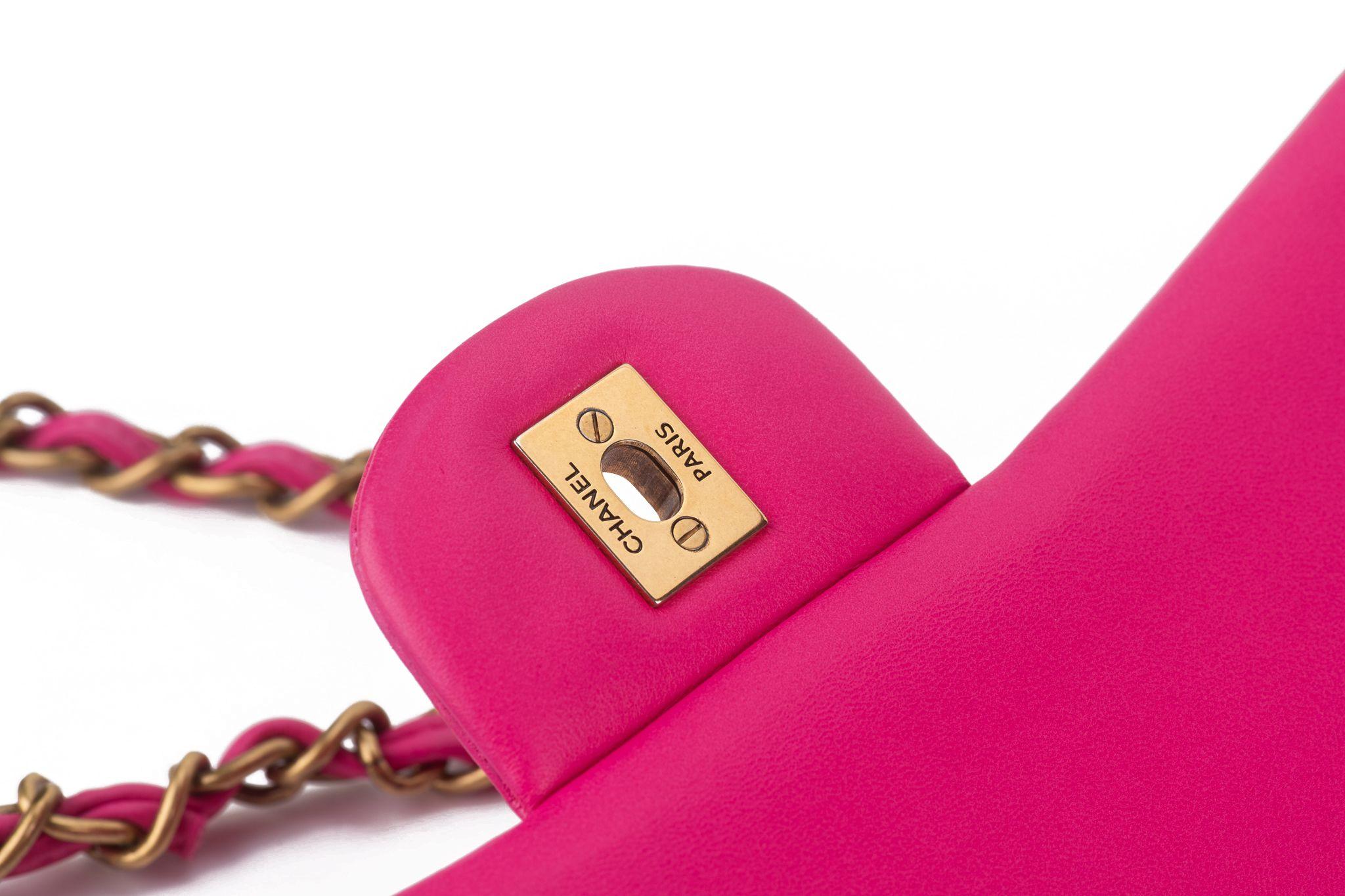Chanel Classic à double rabat et chevrons roses en vente 3