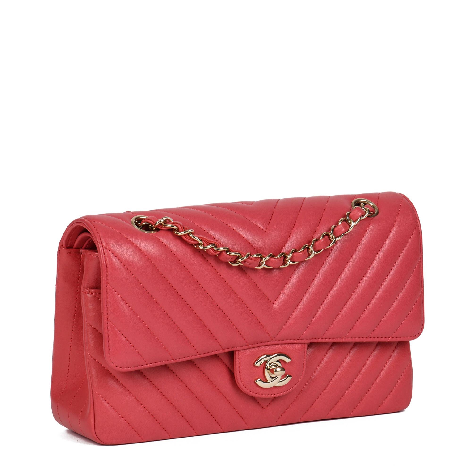 CHANEL
Pink Chevron Quilted Lambskin Medium Classic Double Flap Bag 

Xupes Reference: HB4377
Serial Number: 24675869
Age (Circa): 2018
Accompanied By: Chanel Dust Bag, Authenticity Card 
Authenticity Details: Authenticity Card, Serial Sticker (Made