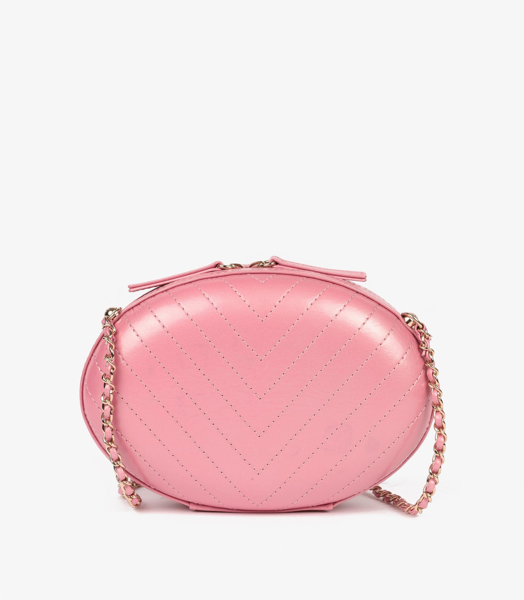da uomo o donna Chanel Pink Chevron Quilted Shiny Calfskin Leather La Pausa Classic Evening Bag in vendita