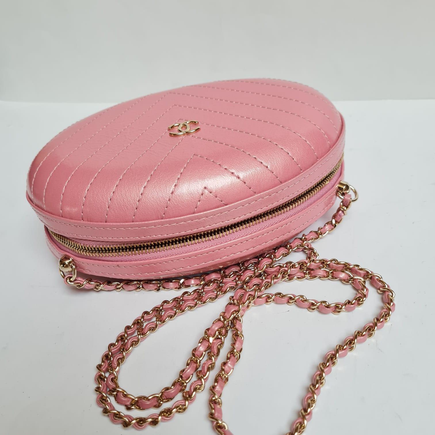 Chanel Pink Chevron Stitched Ellipse Crossbody Bag For Sale 6