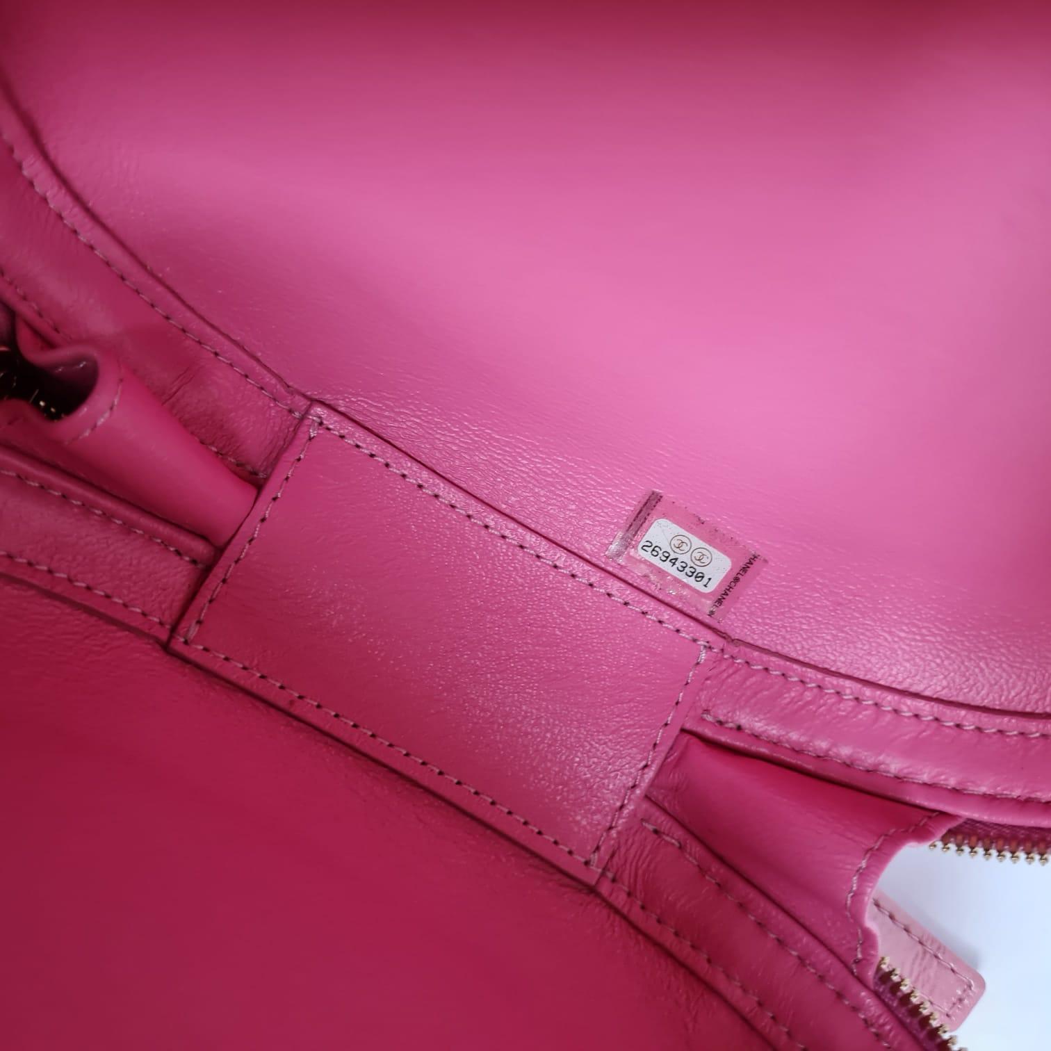 Chanel Pink Chevron Stitched Ellipse Crossbody Bag For Sale 10