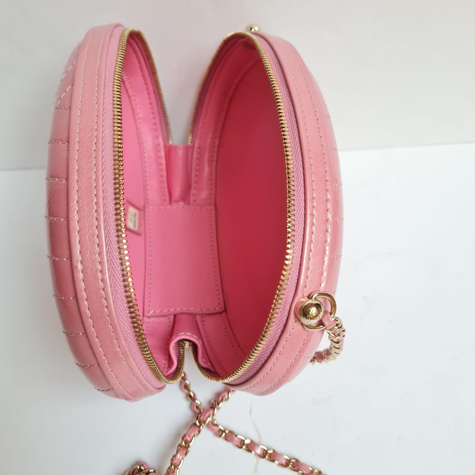 Chanel Pink Chevron Stitched Ellipse Crossbody Bag For Sale 1