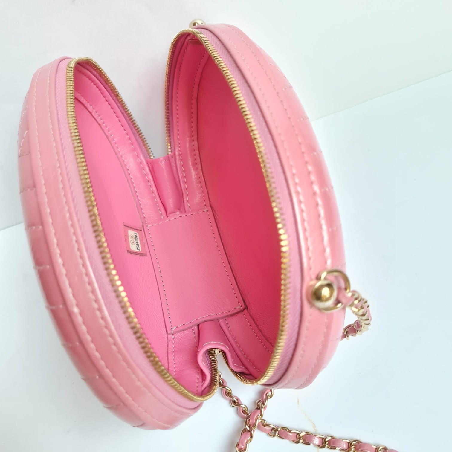 Chanel Pink Chevron Stitched Ellipse Crossbody Bag For Sale 2